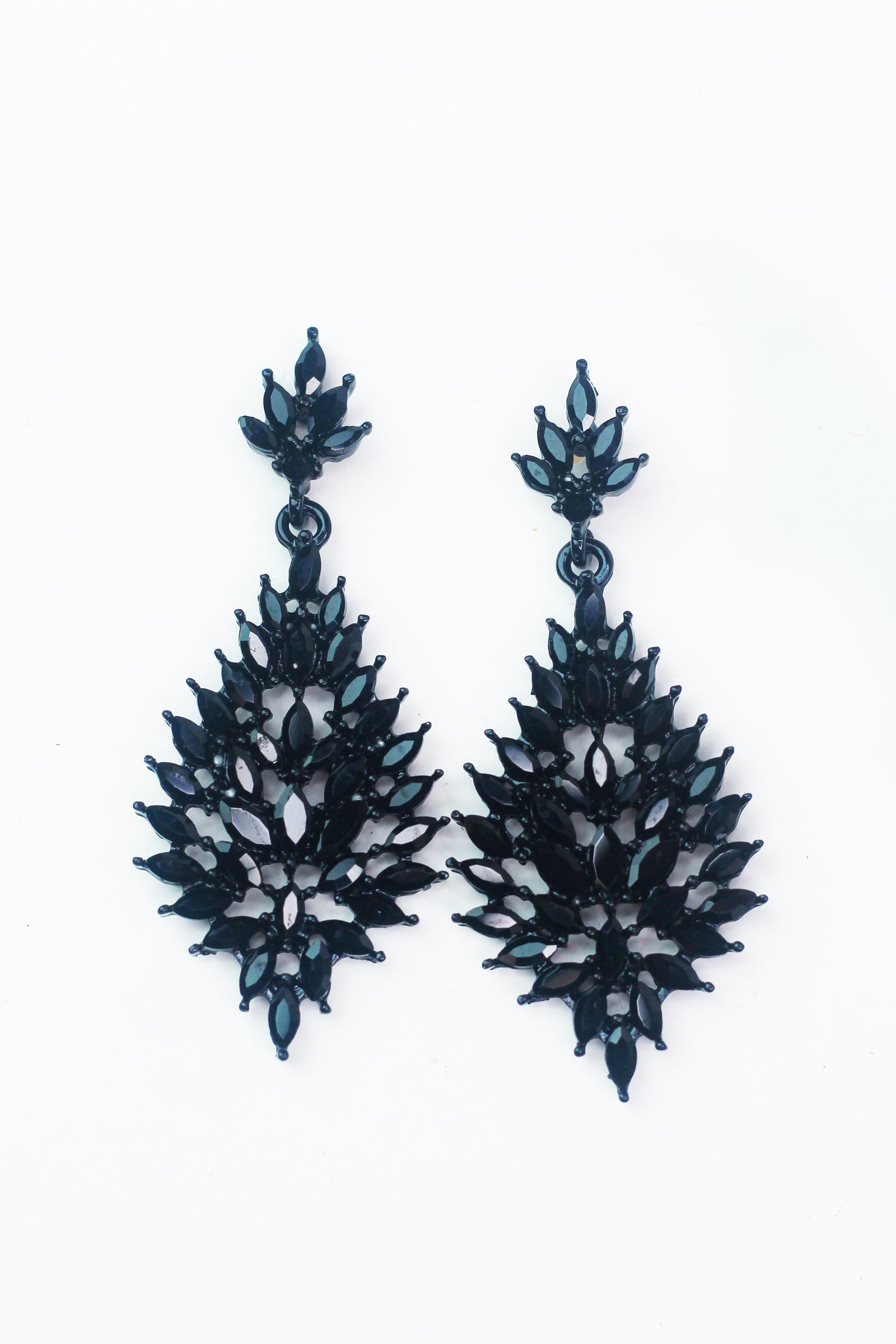 XS Almonds Teardrop Design Earring