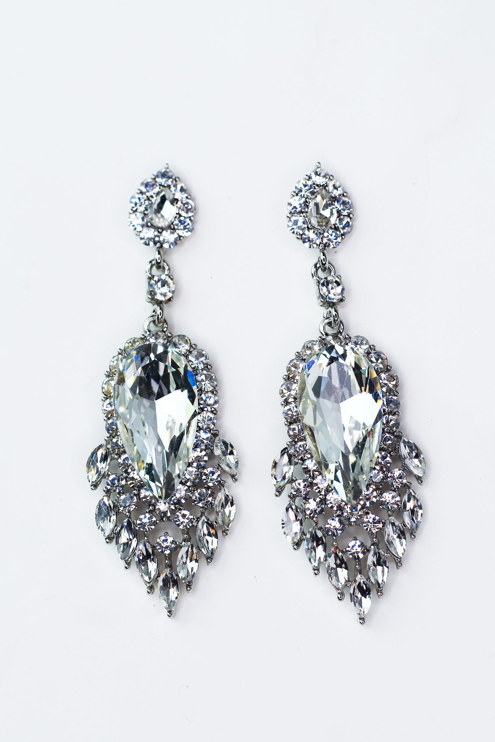 Upside Down Teardrop Almond Point Trim Earring