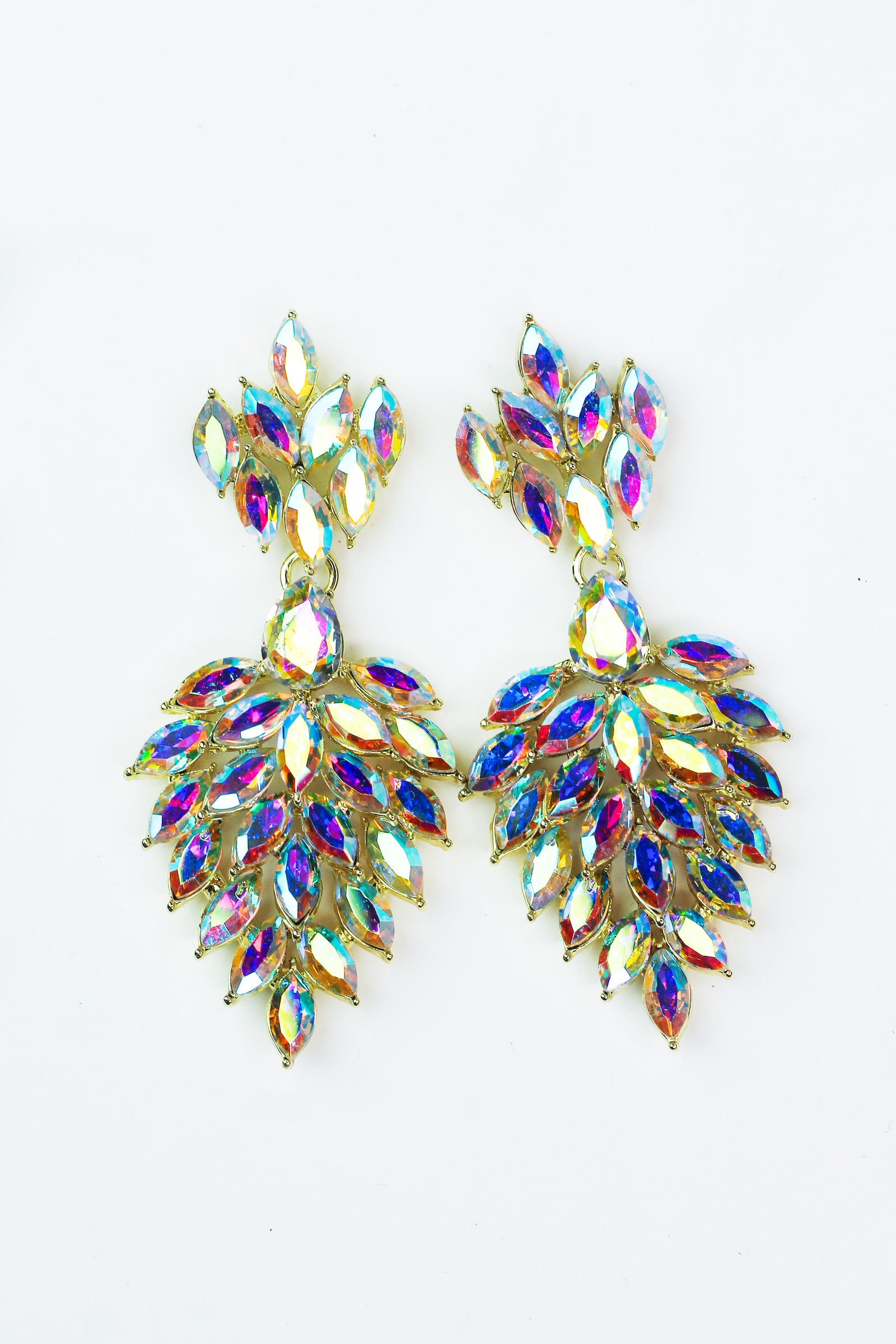 Teardrop Middle Almond Cluster Point Earring