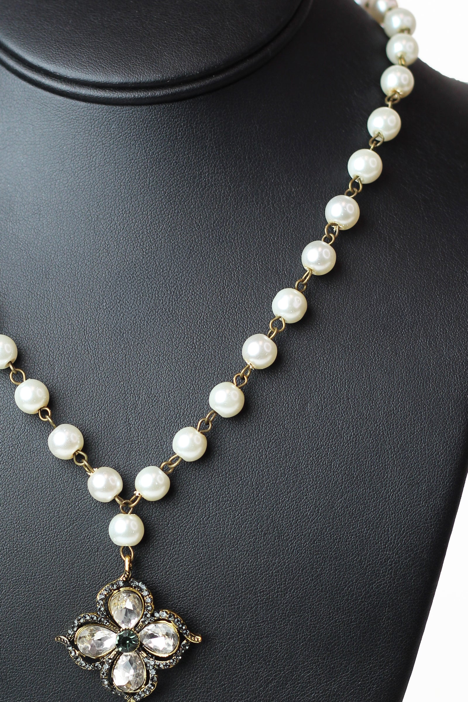 Pearl Chain Necklace w/ Rhinestone Teardrop Flower Pendant