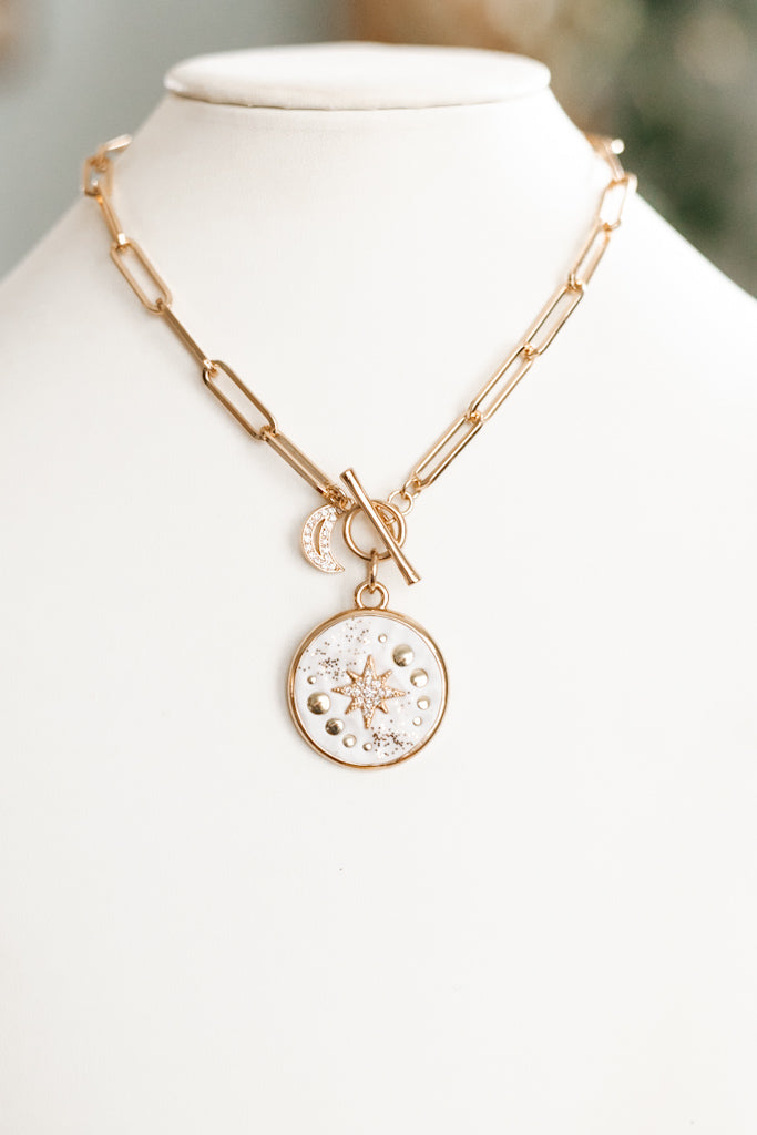 Link Chain Round Star Pendant Toggle Necklace