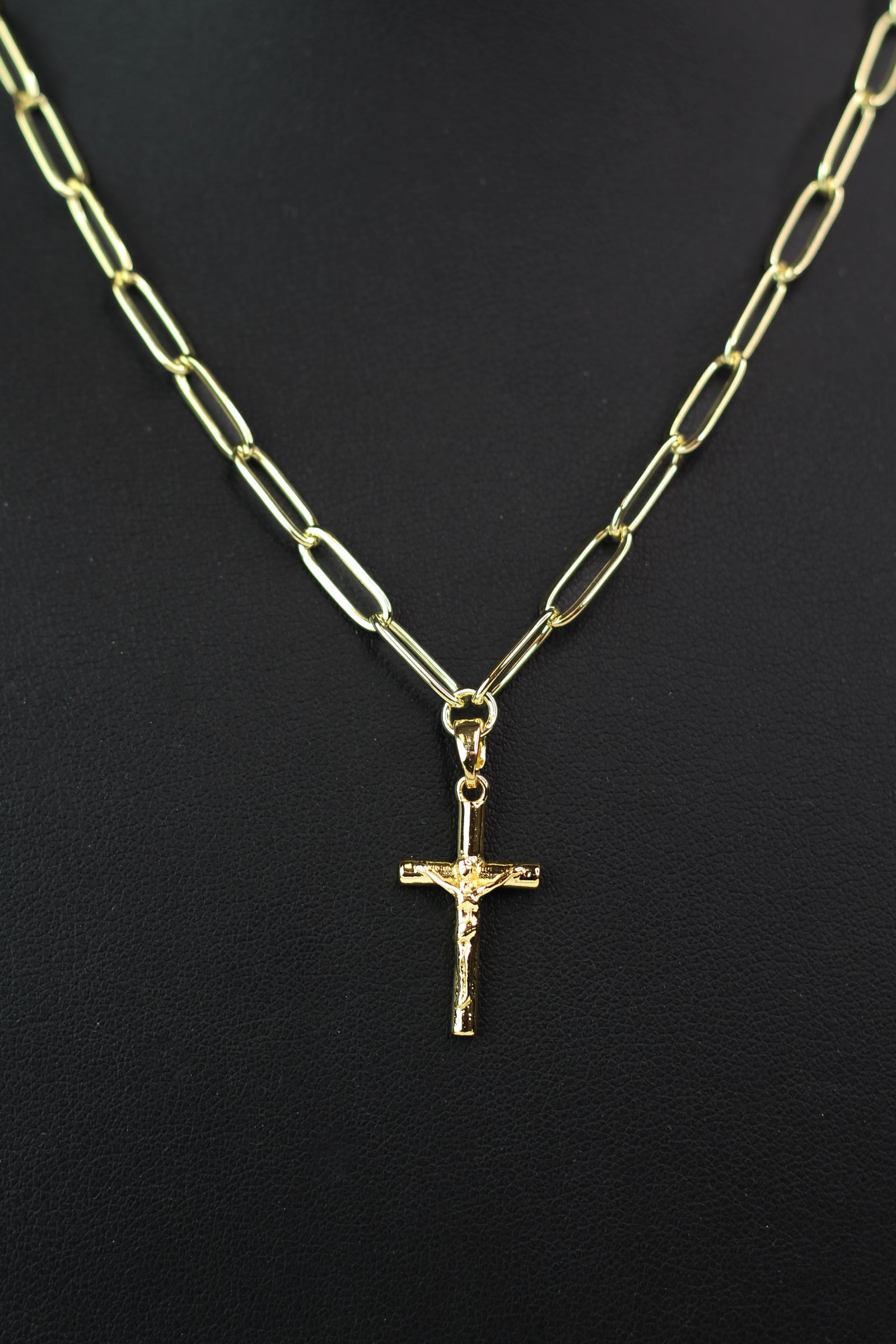 Paperclip Small Cross Necklace