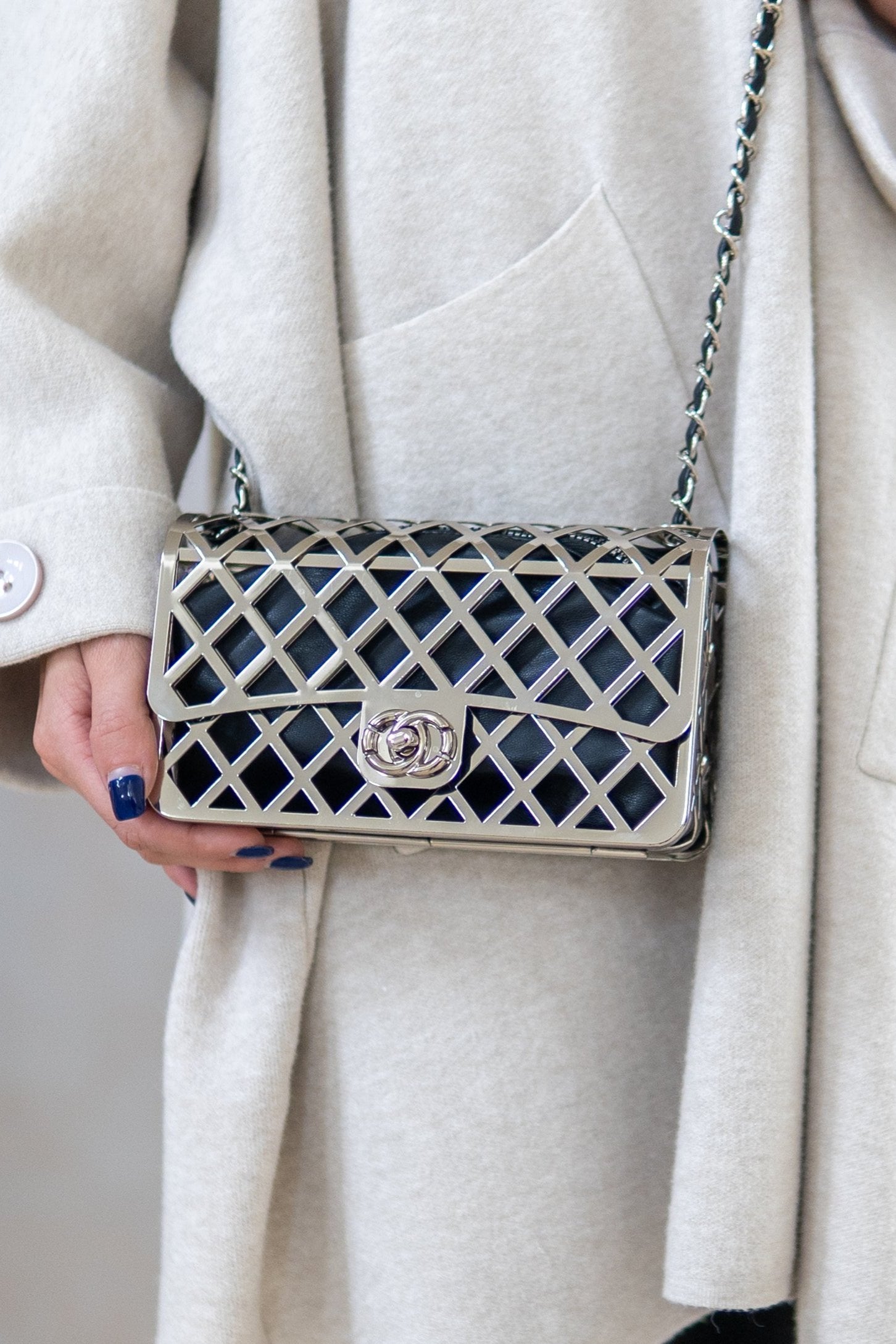 Metal Diamond Design Cut Out Purse