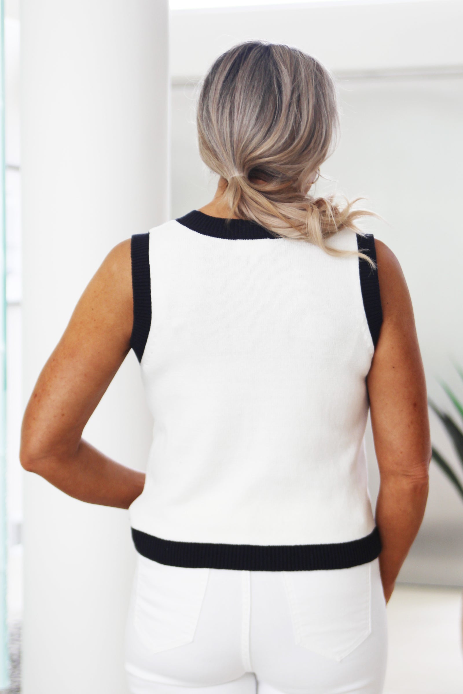Button Down Sleeveless Knit Top w/ Anchor Accented Front Pockets