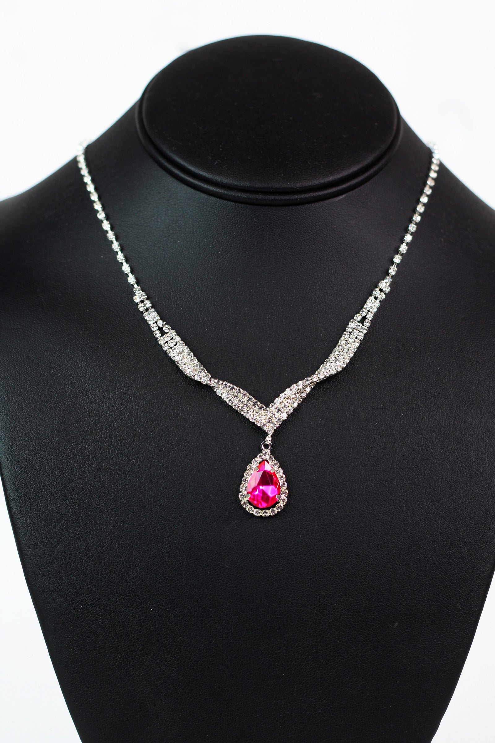 Rhinestone Twist V Teardrop Dangle Necklace