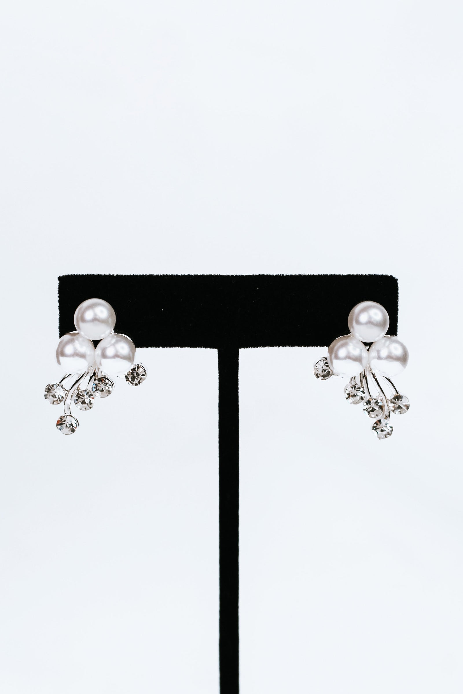 Pearl Clusters Metal Swirls Necklace