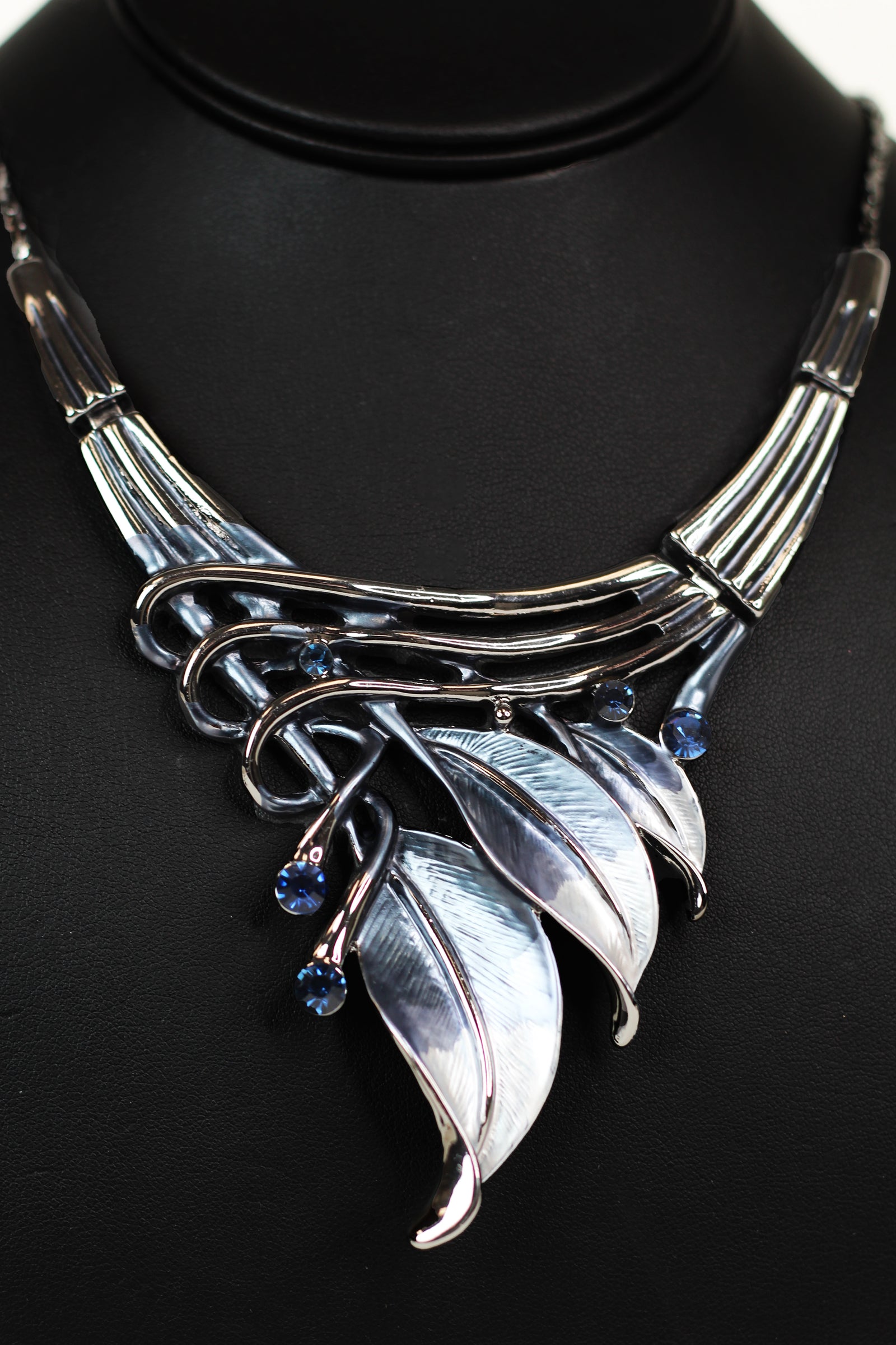 Metal Leaves Lines & Rhinestones Necklace