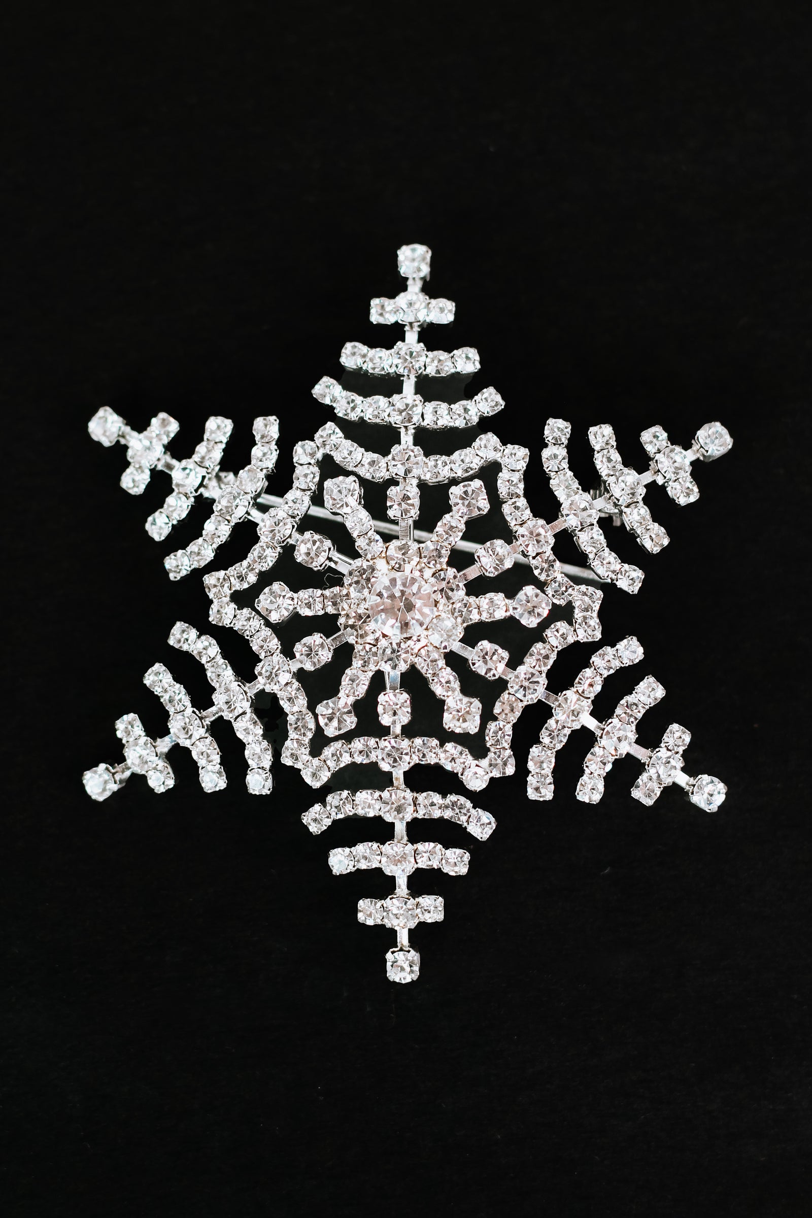 Large Point Ends Snowflake Brooch