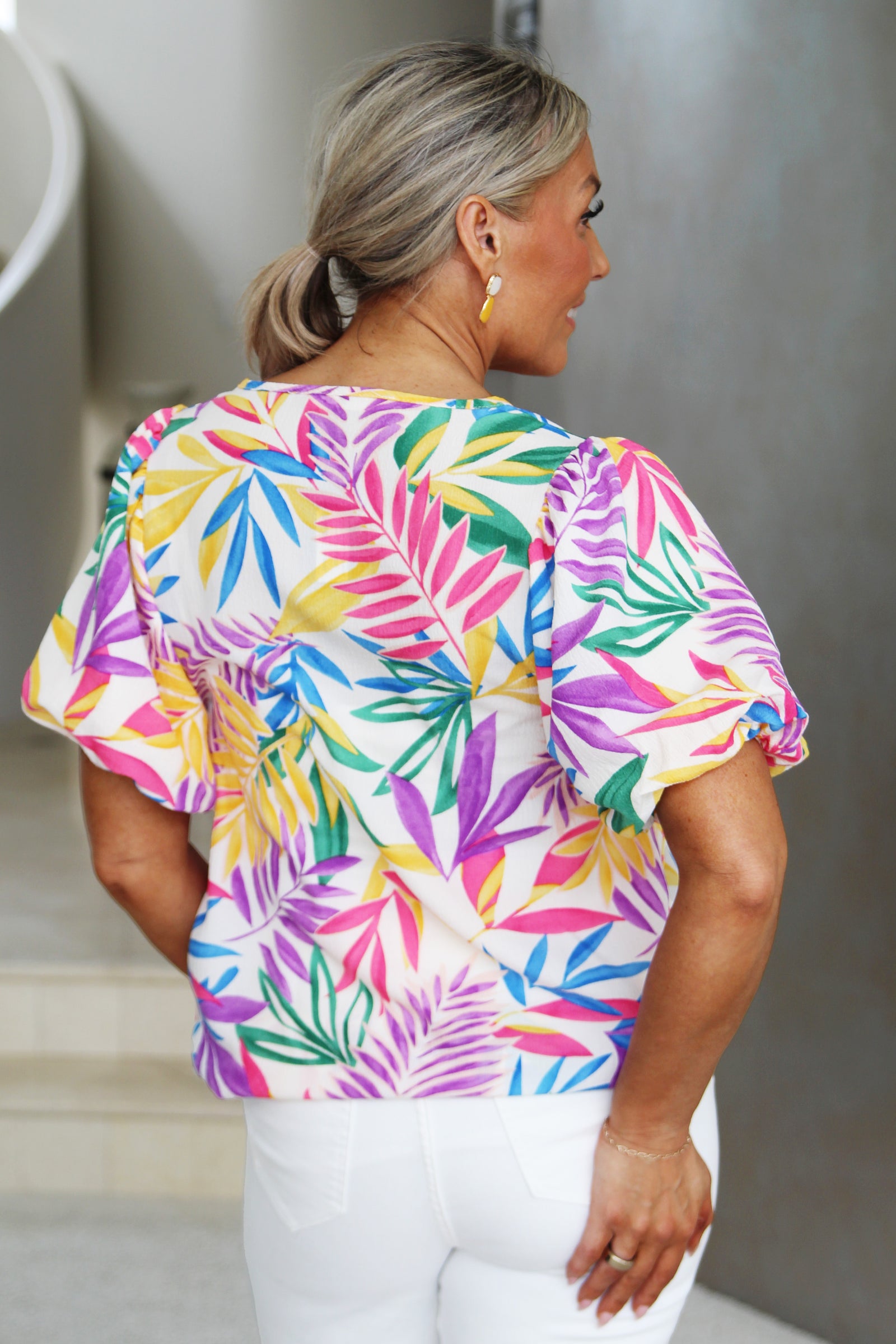 Multicolor Tropical Print Puff Sleeve Top