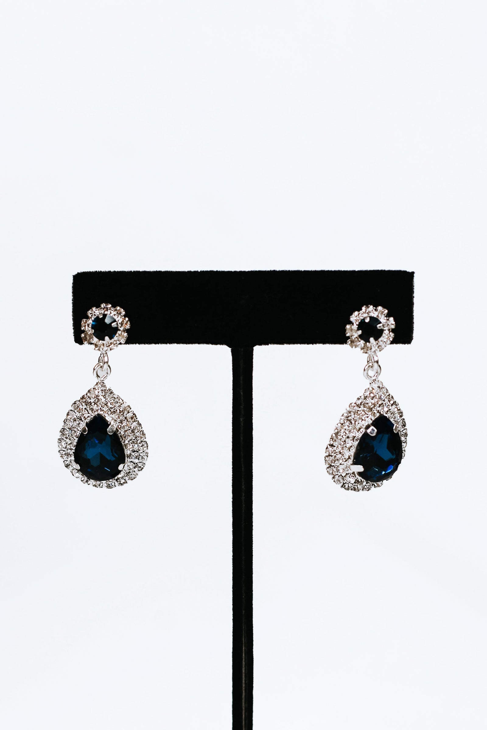 Spaced Stone with Trim Chain Teardrop Dangle Necklace