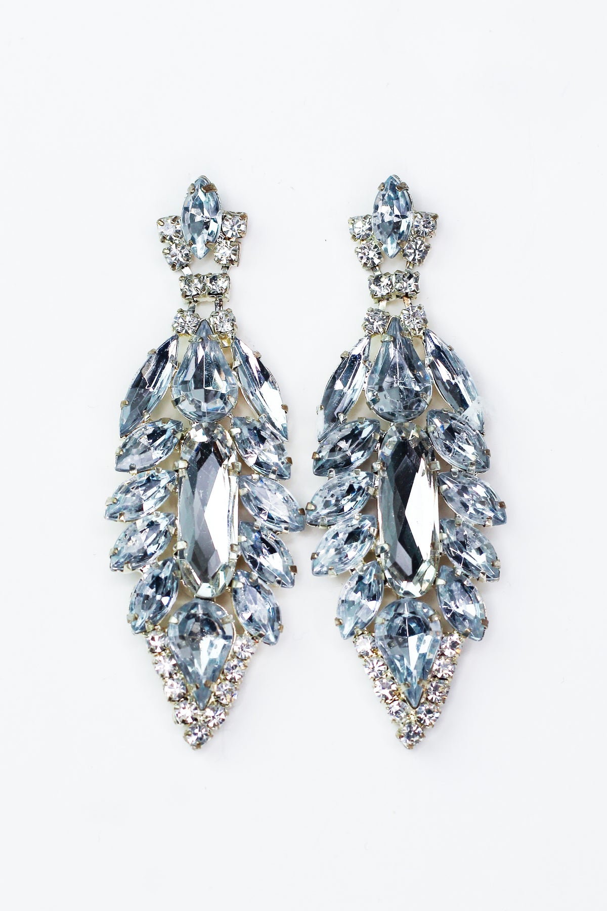 Oval Middle Almond Sides Rhinestone Earrings