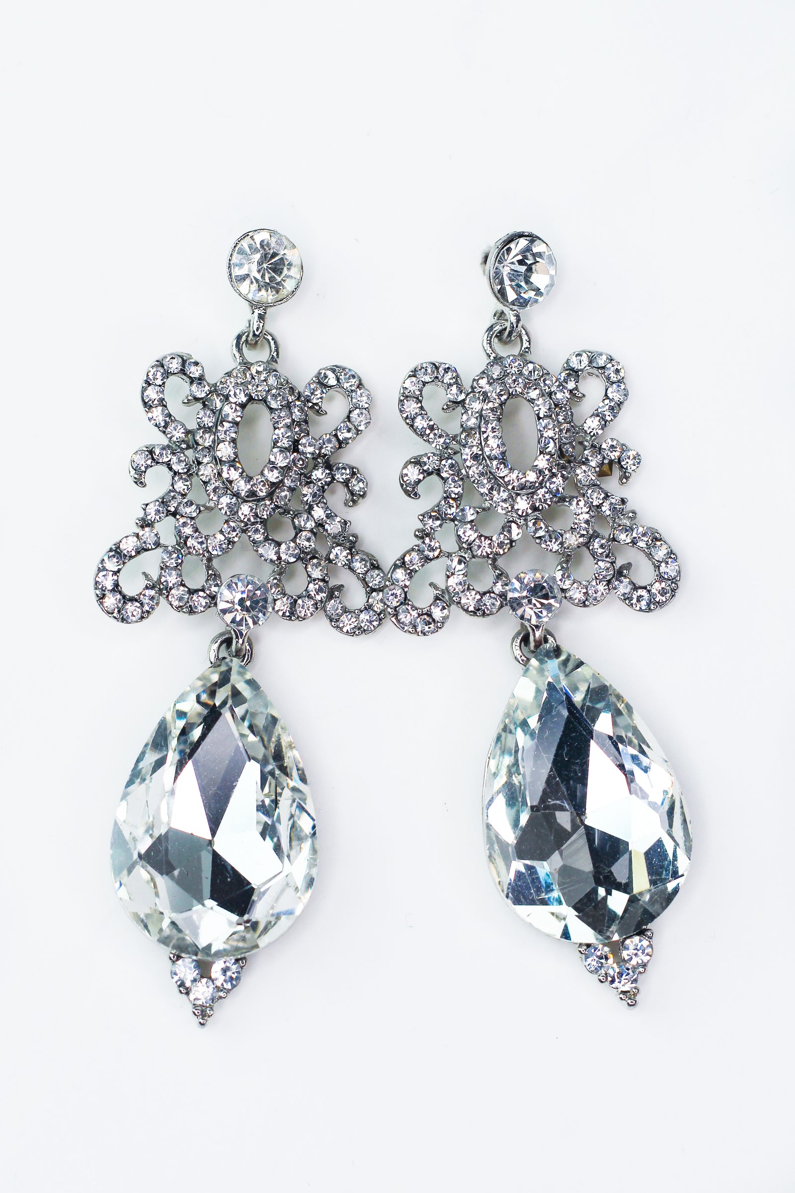 Large Teardrop w/ Loop Top Design Earrings