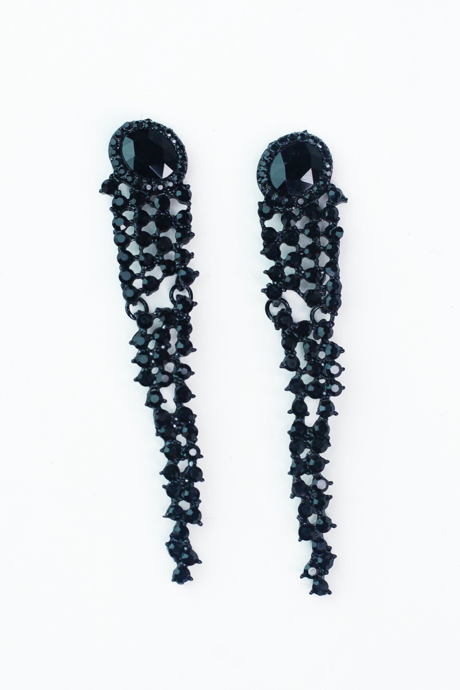 Oval Post Long Point Stagger Stone Earring