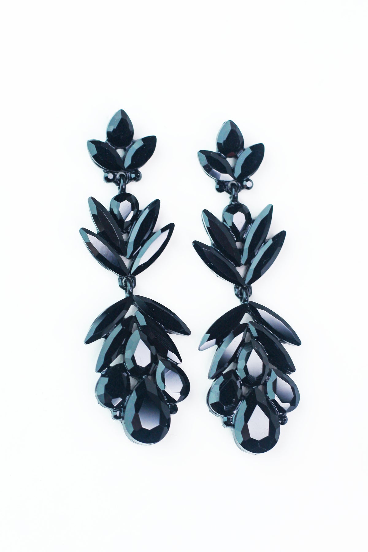 Skinny Almond Fan & Teardrop Cluster Bottom Earring