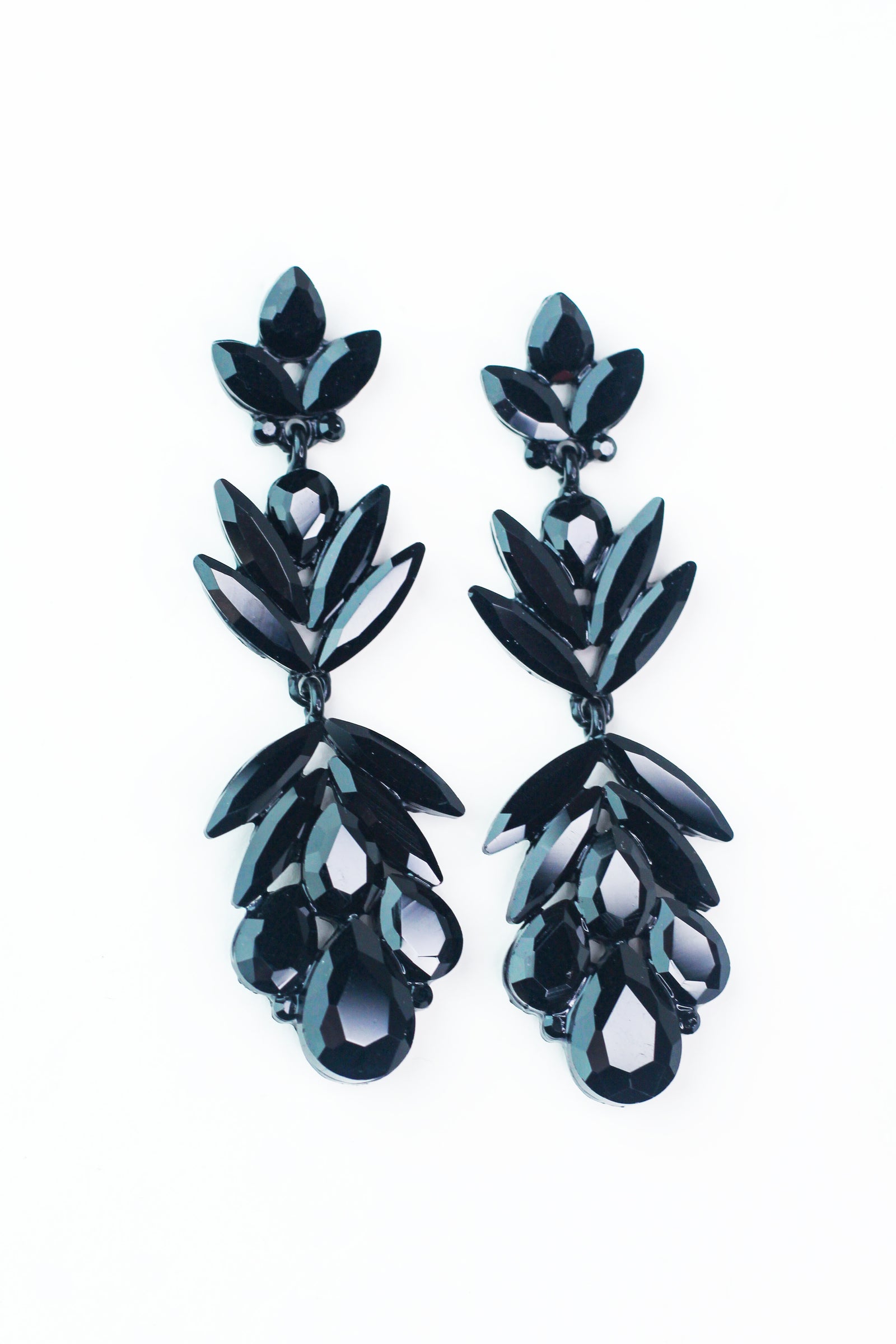 Skinny Almond Fan & Teardrop Cluster Bottom Earring