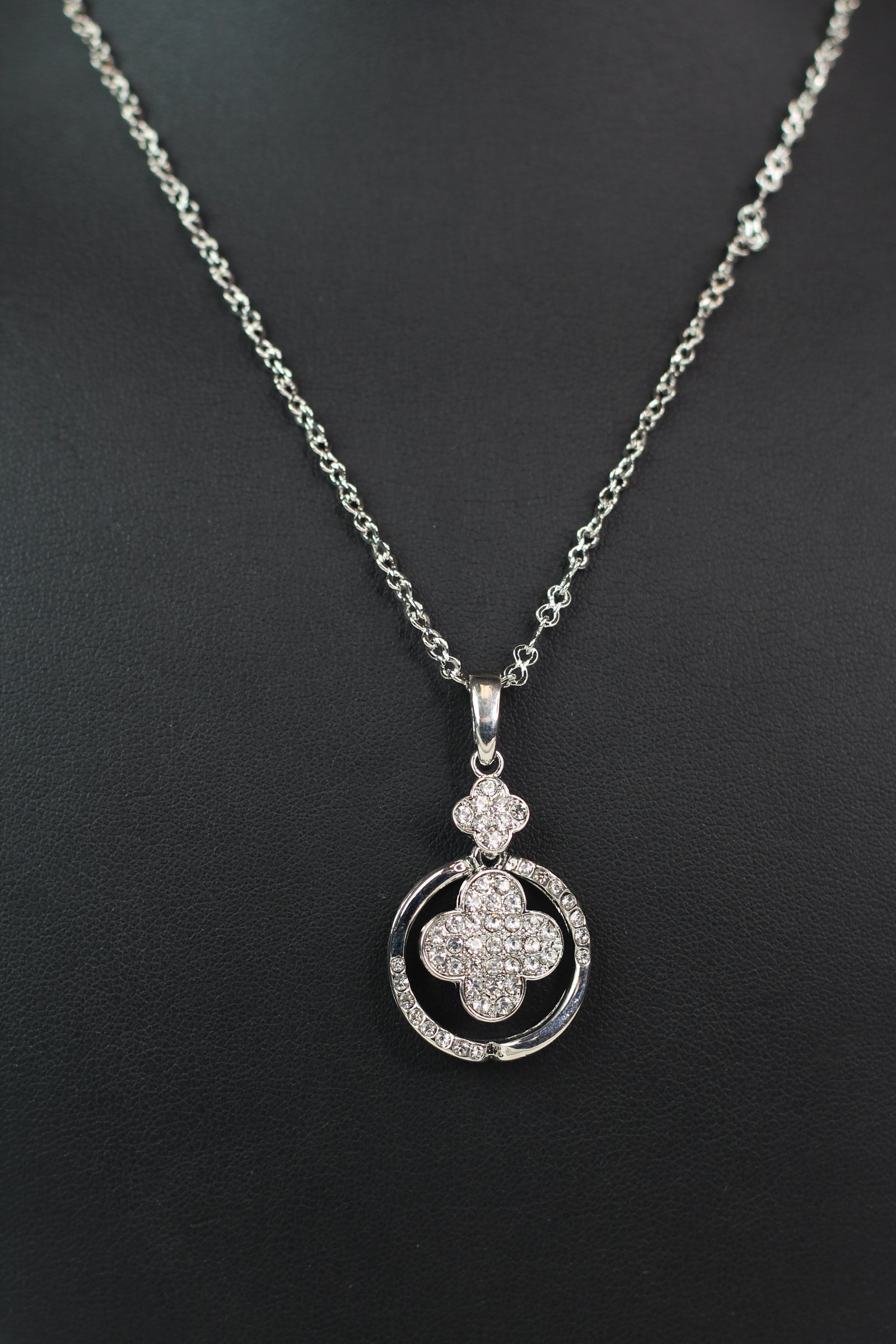 Open Ring Rhinestone Clover Middle Necklace