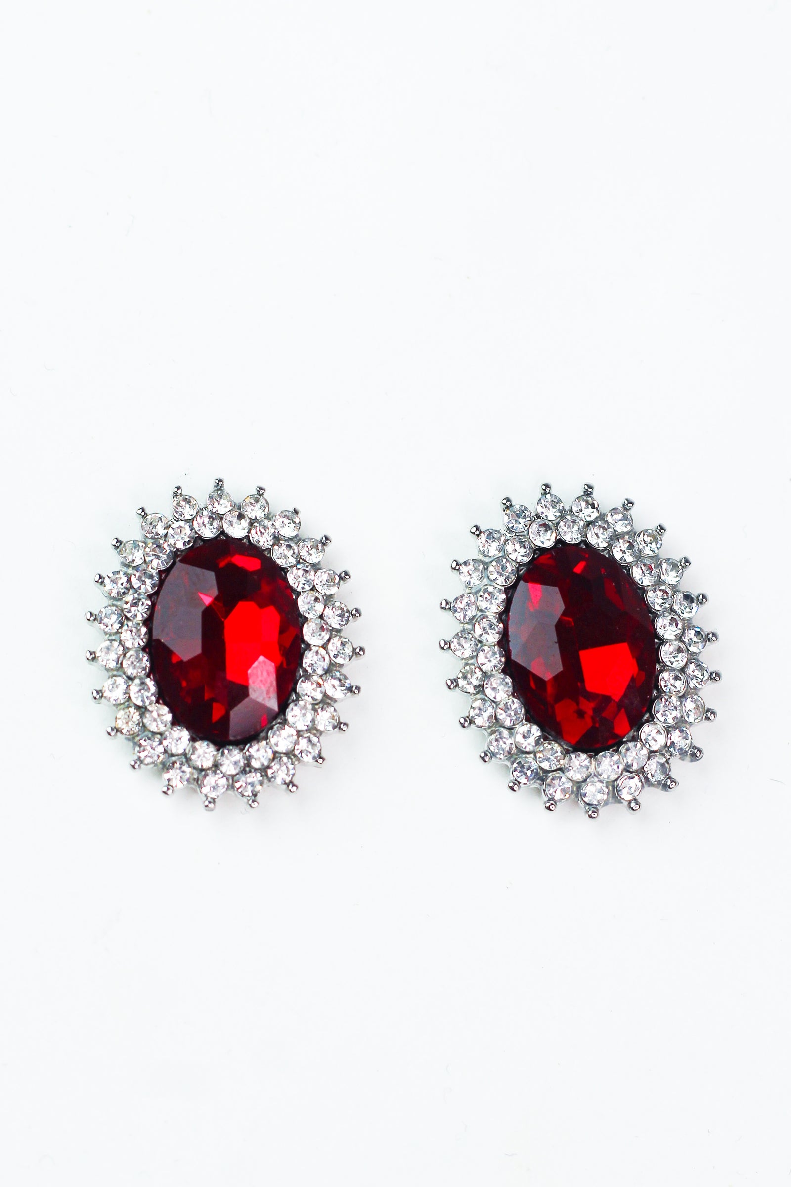 Two Row Trim Oval Stone Stud