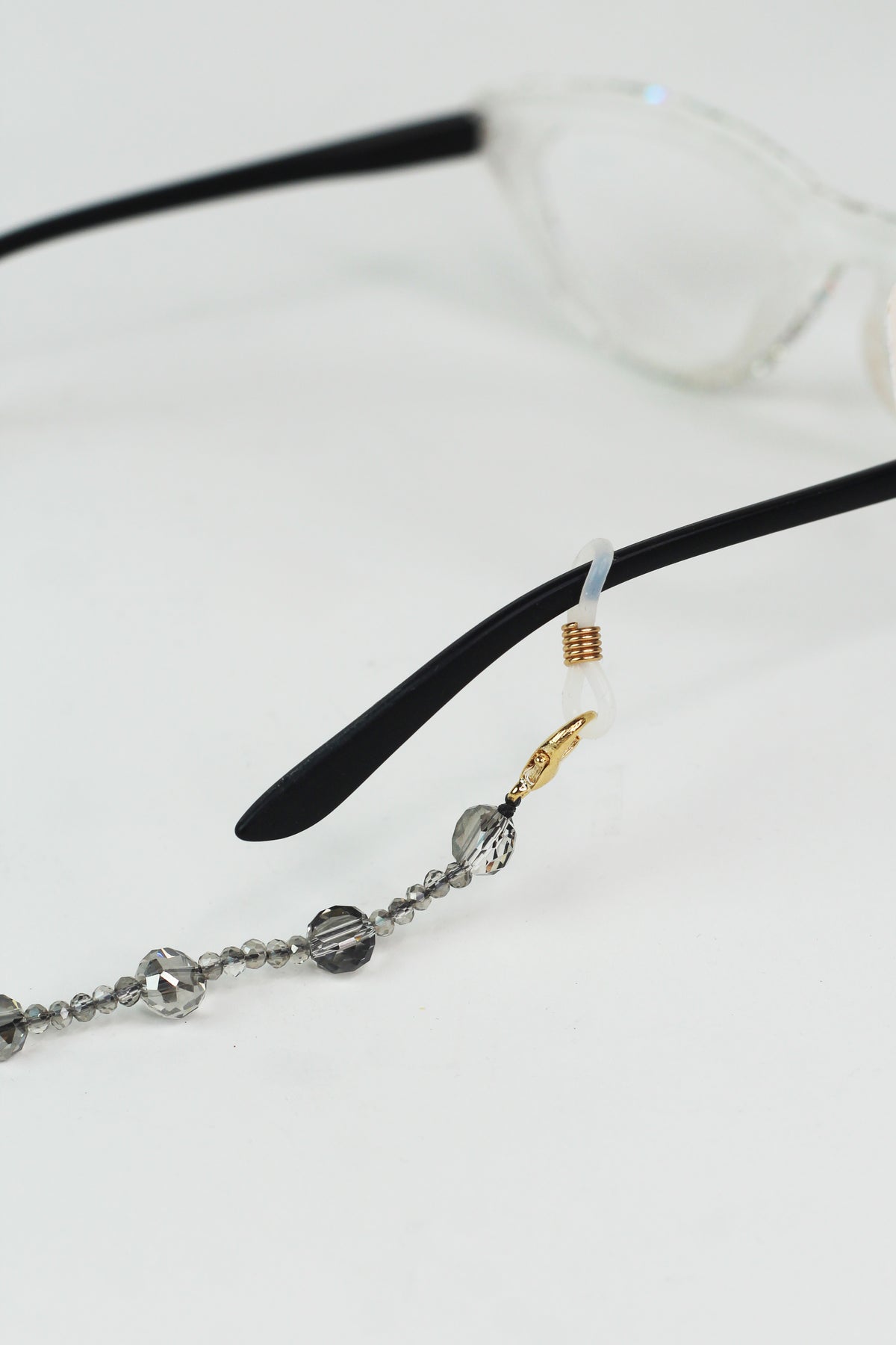 Flat Crystal Circle Thin Eyeglass Strap