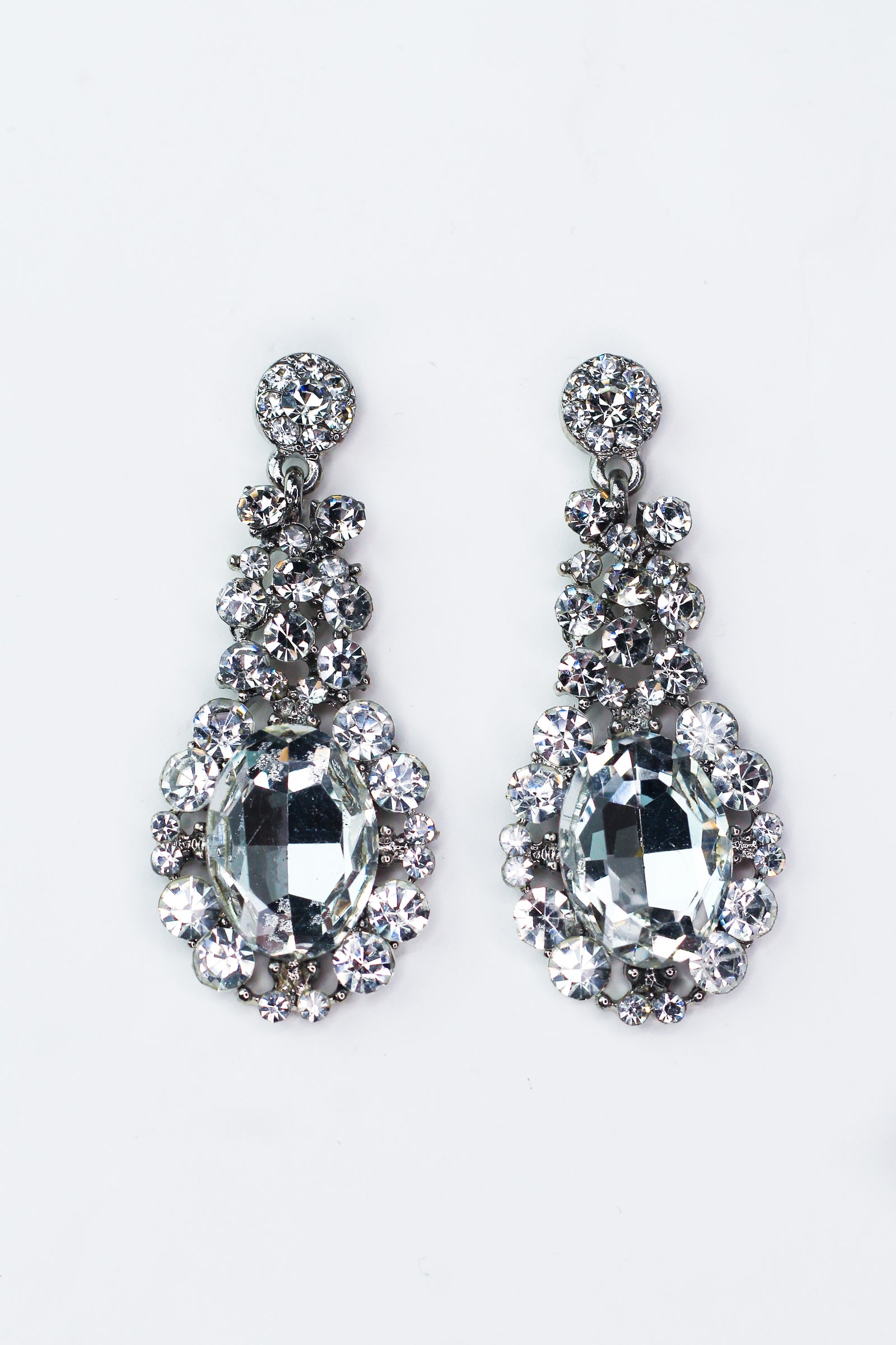 Rhinestone Cluster Oval Center Earrings