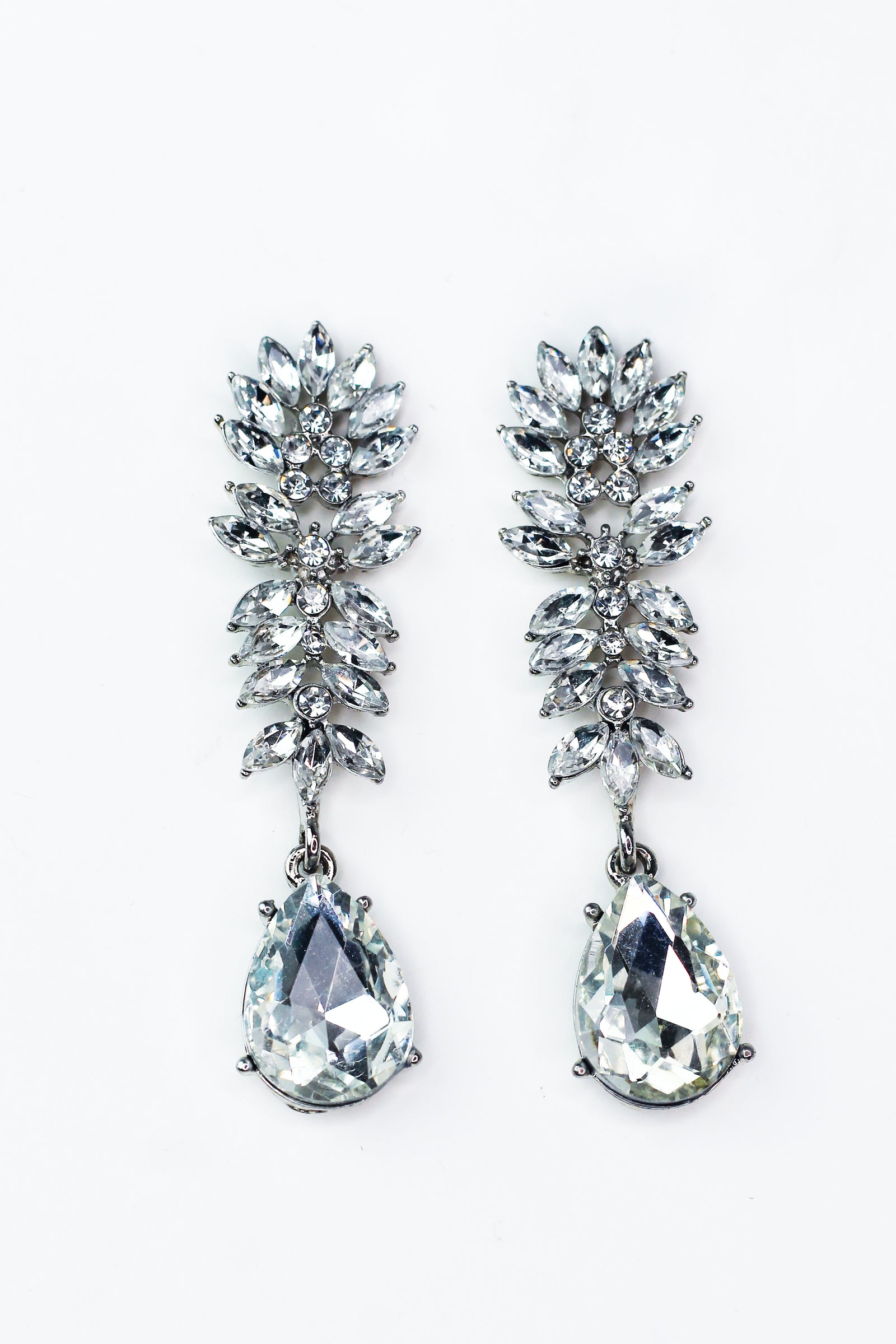 XS Rhinestone Almond W/ Teardrop Dangle Earring