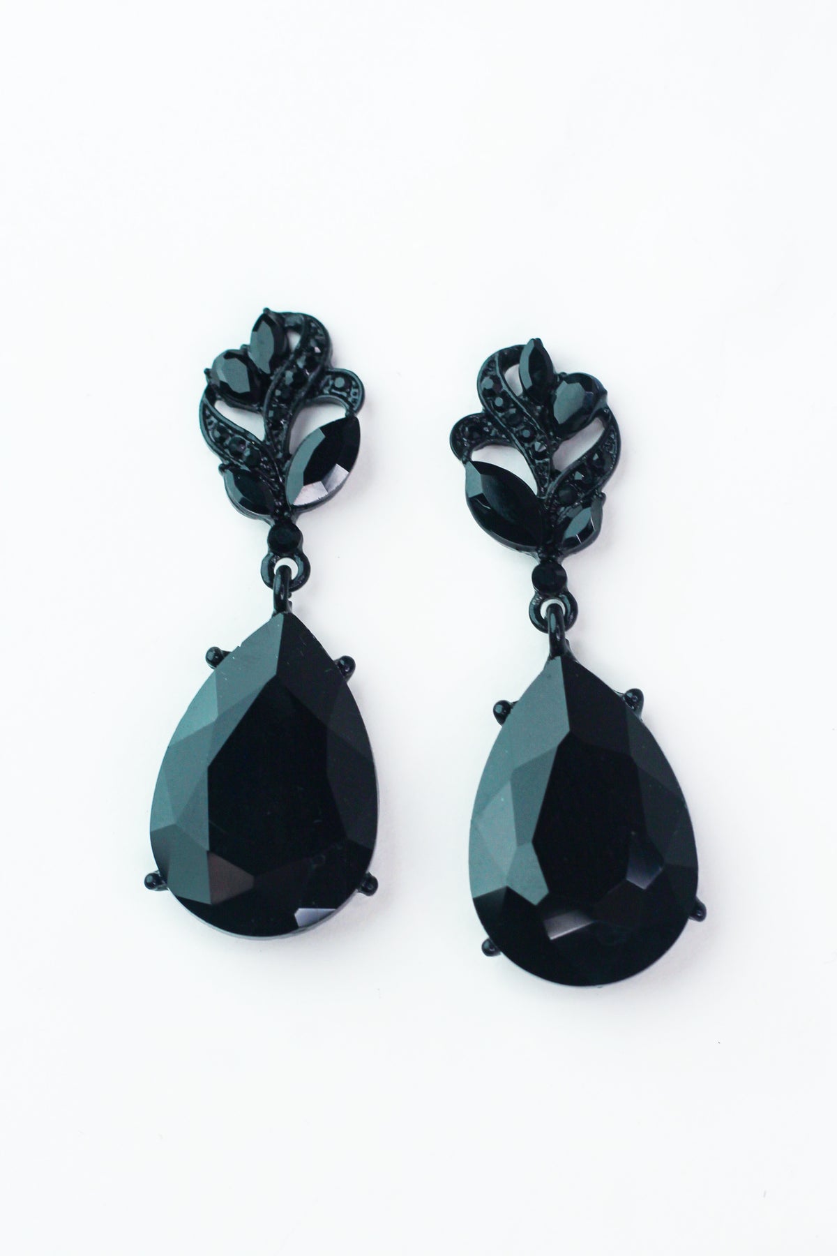 Swirl Top Teardrop Bottom Earring