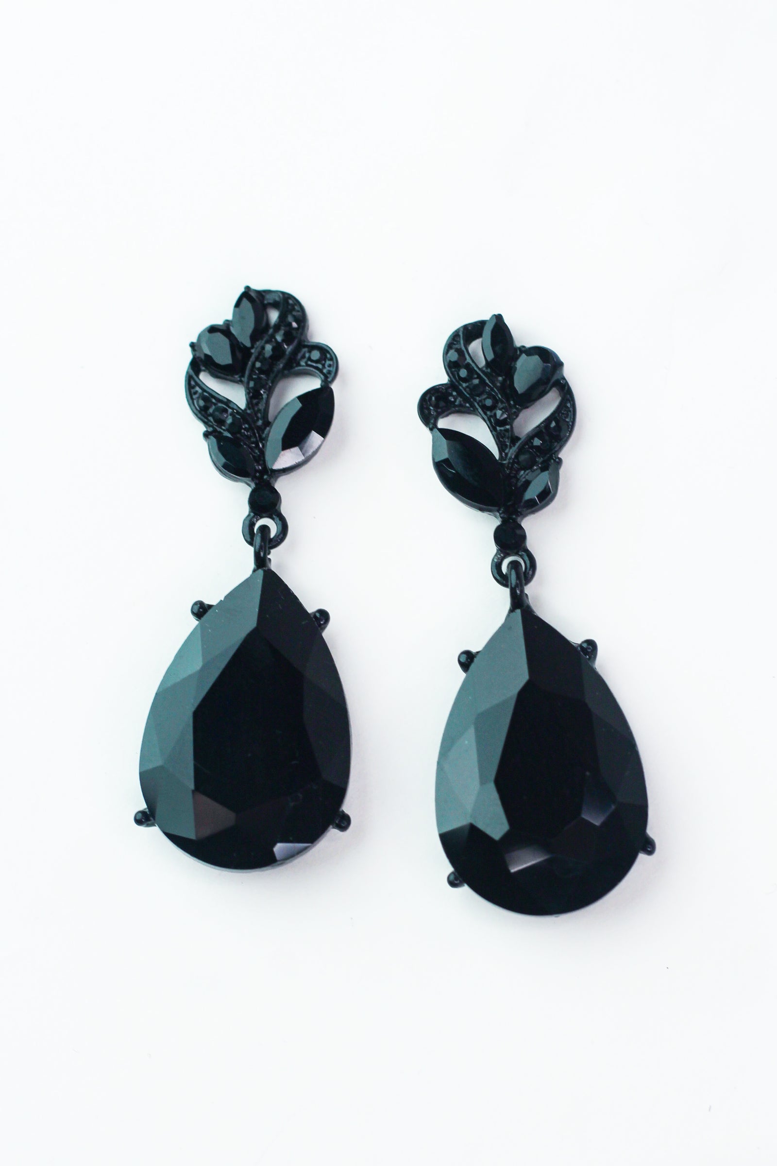 Swirl Top Teardrop Bottom Earring
