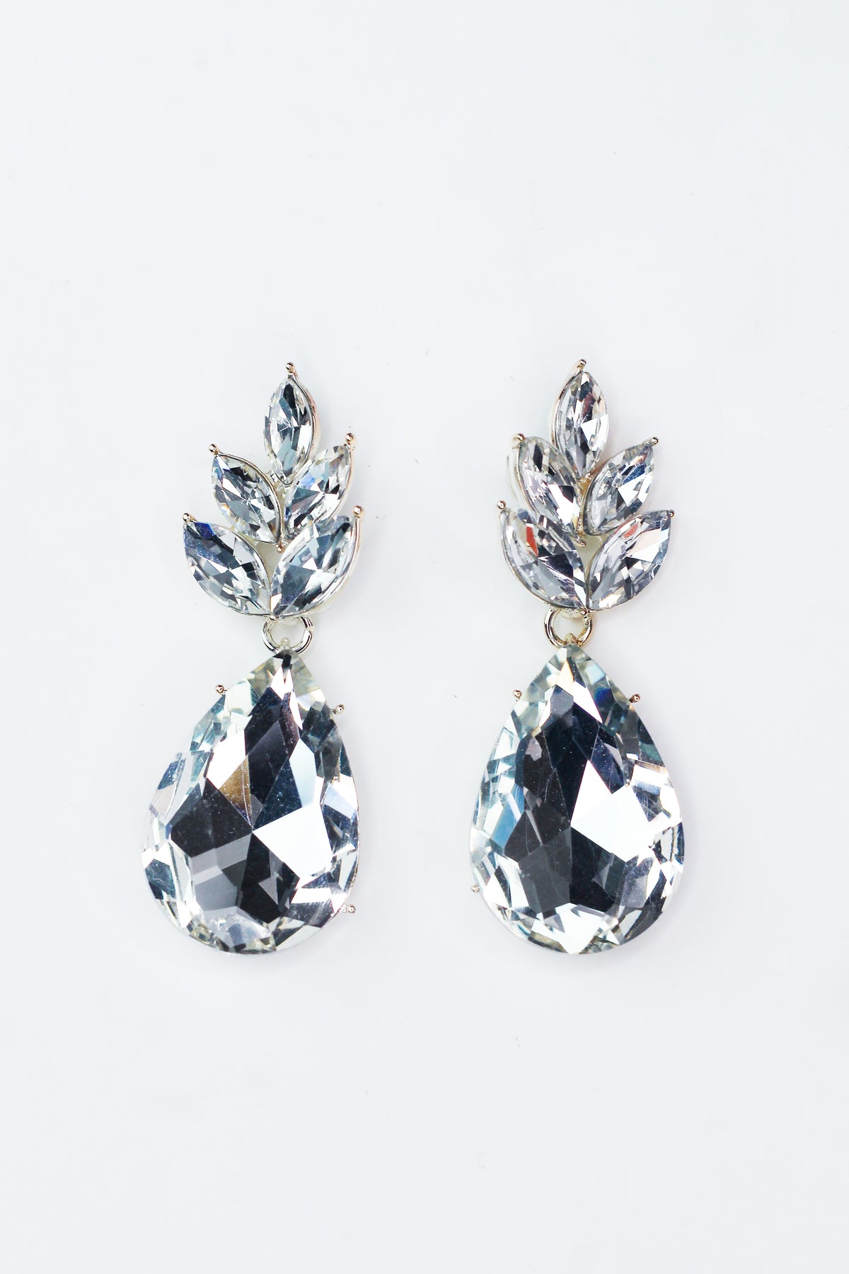 Almond Cluster W/ Teardrop Earring