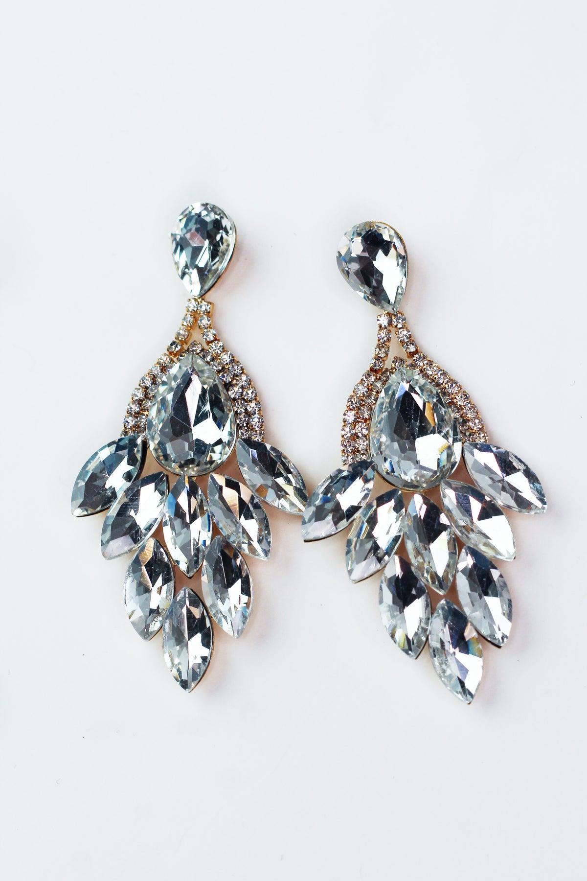 Teardrop Middle Almond Stone Fan Point Earring