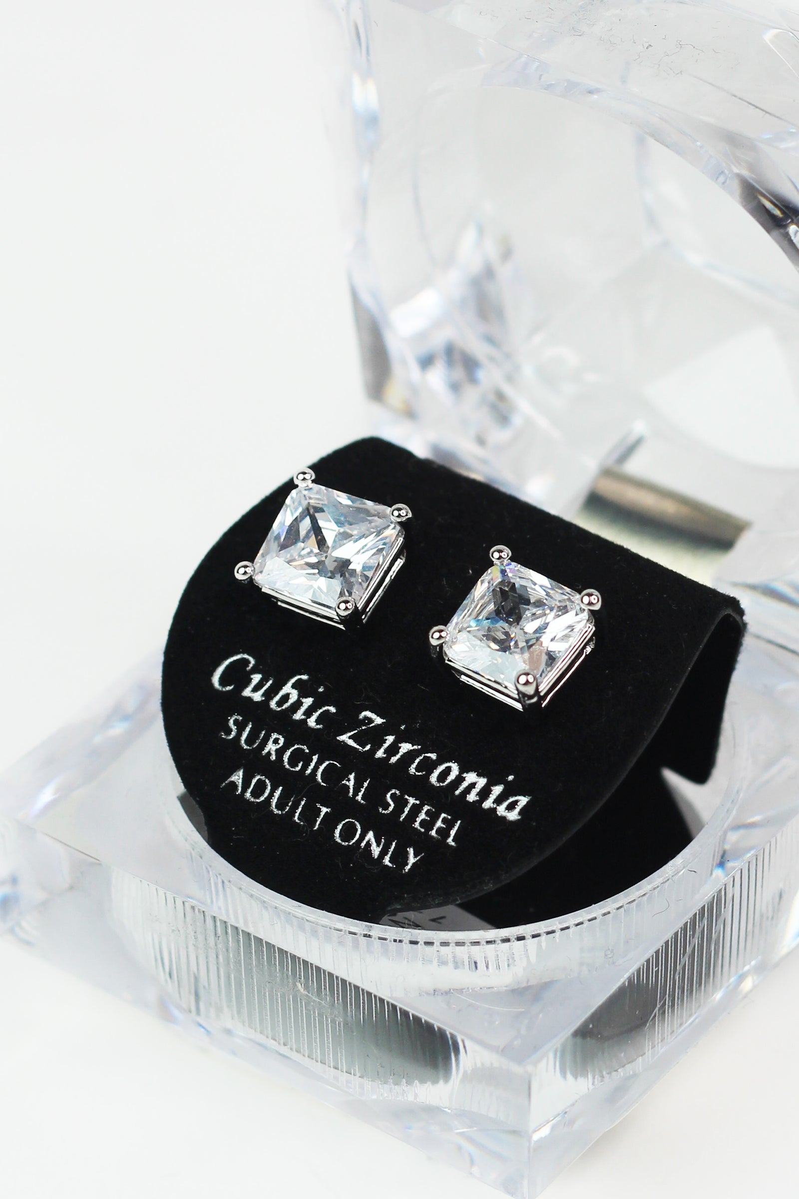8 mm Square Stud in Box