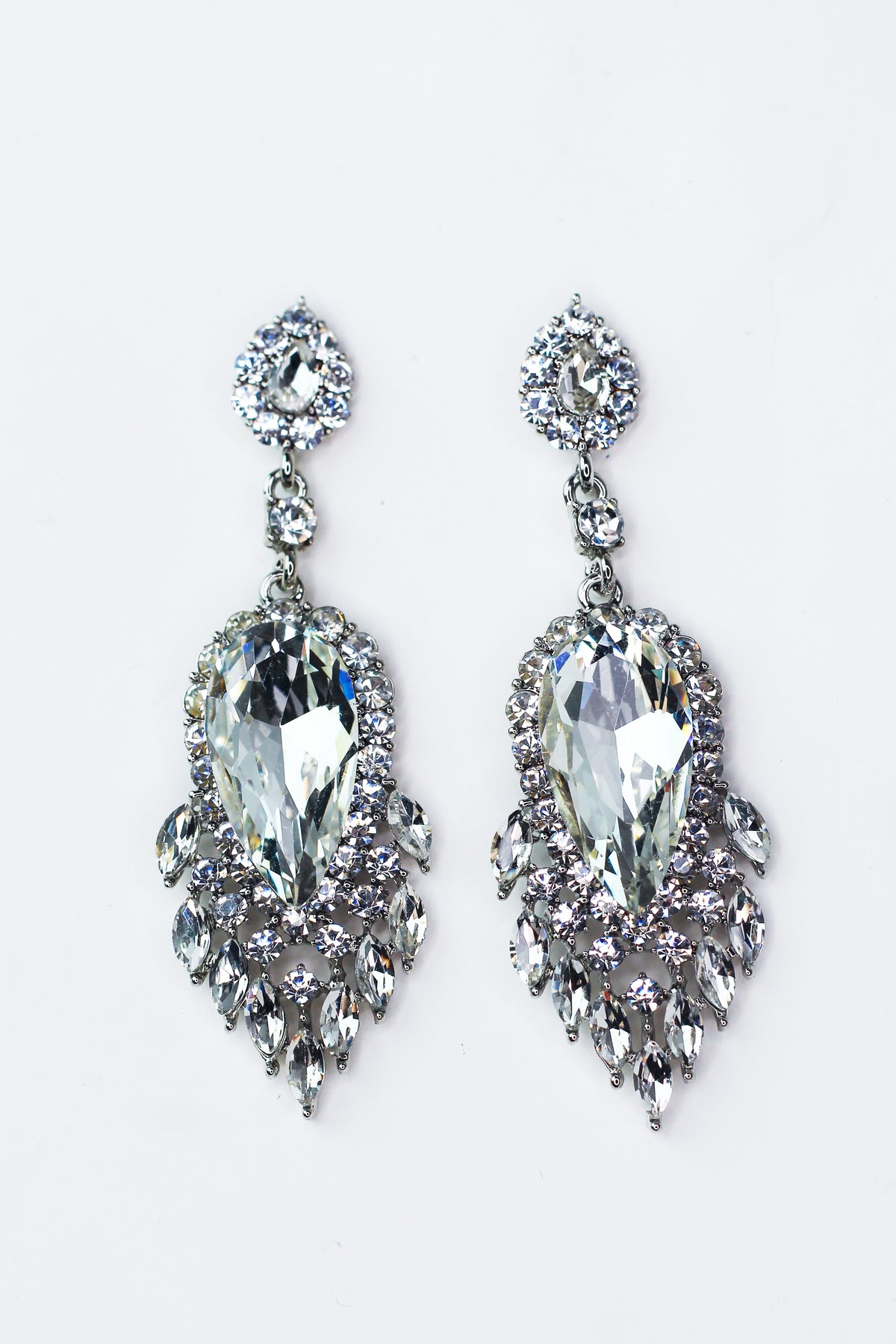 Upside Down Teardrop Almond Point Trim Earring