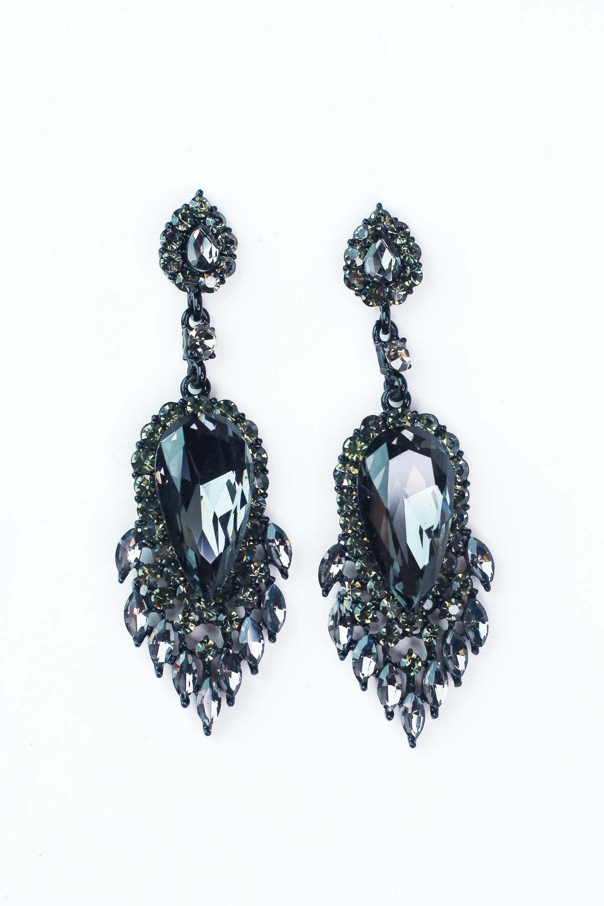 Upside Down Teardrop Almond Point Trim Earring