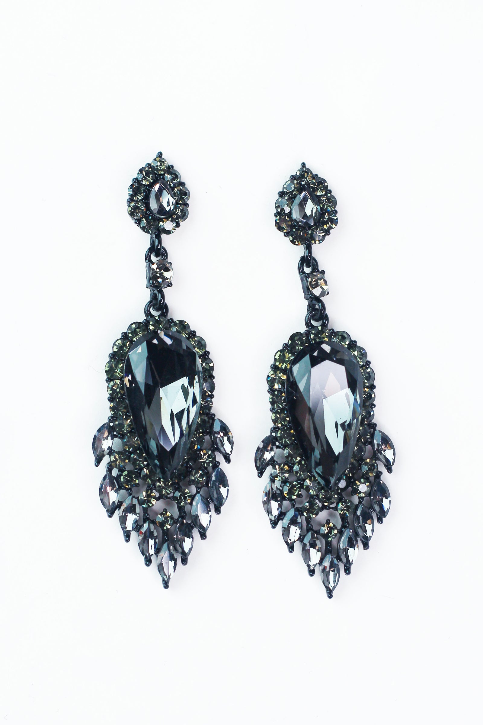 Upside Down Teardrop Almond Point Trim Earring