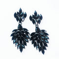 Teardrop Middle Almond Cluster Point Earring