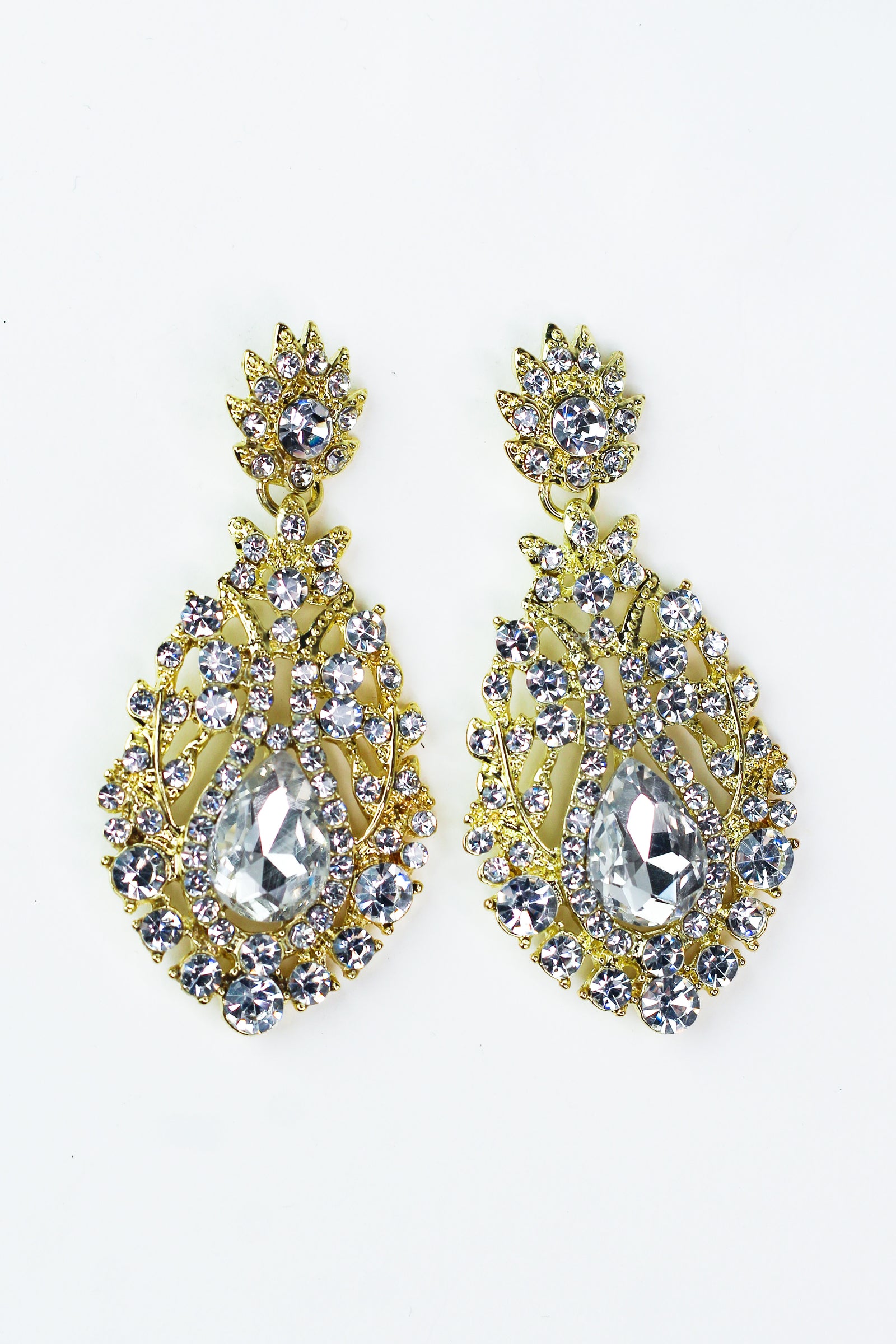 Almond Middle Stone With Rhinestone Around Earring