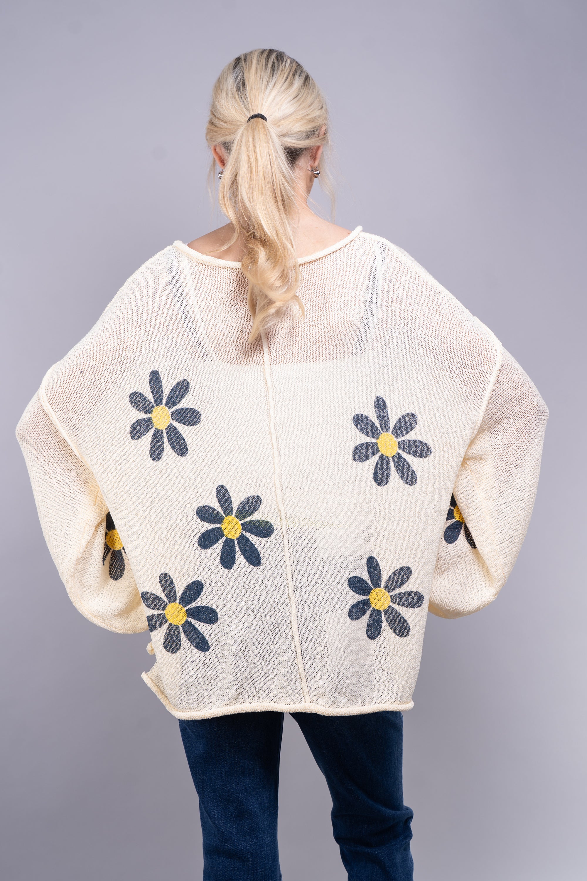 Lightweight Sweater With Daisy Print