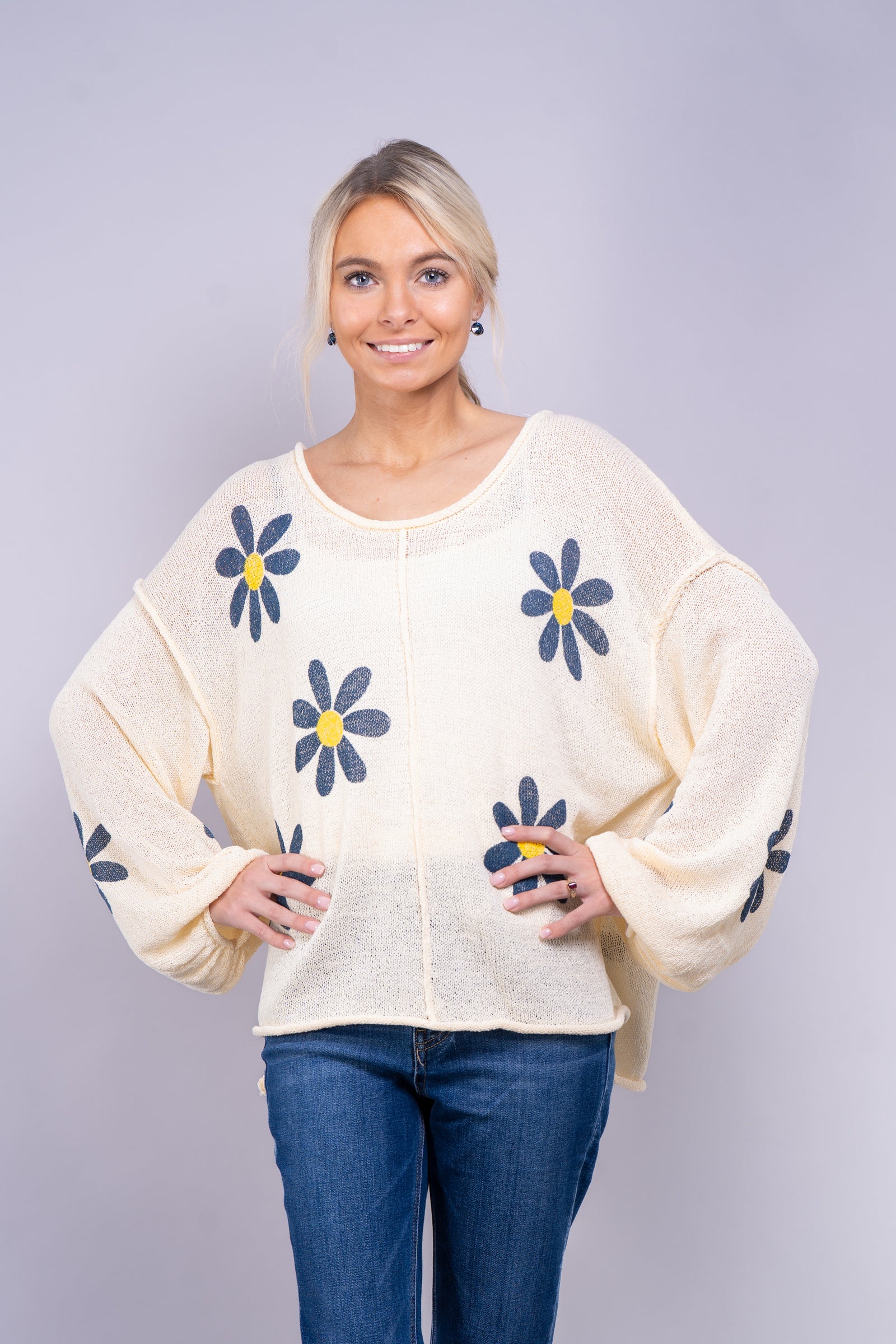 Lightweight Sweater With Daisy Print