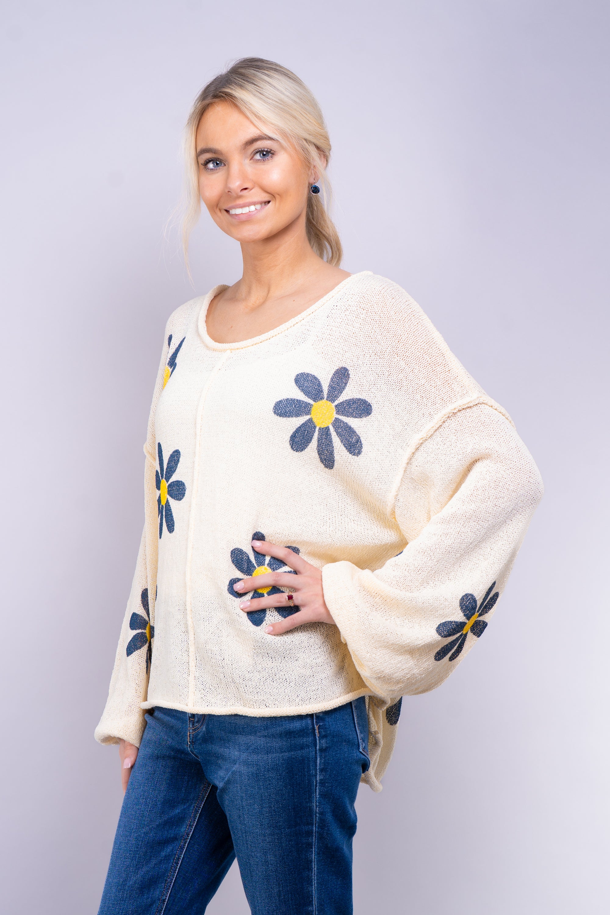 Lightweight Sweater With Daisy Print