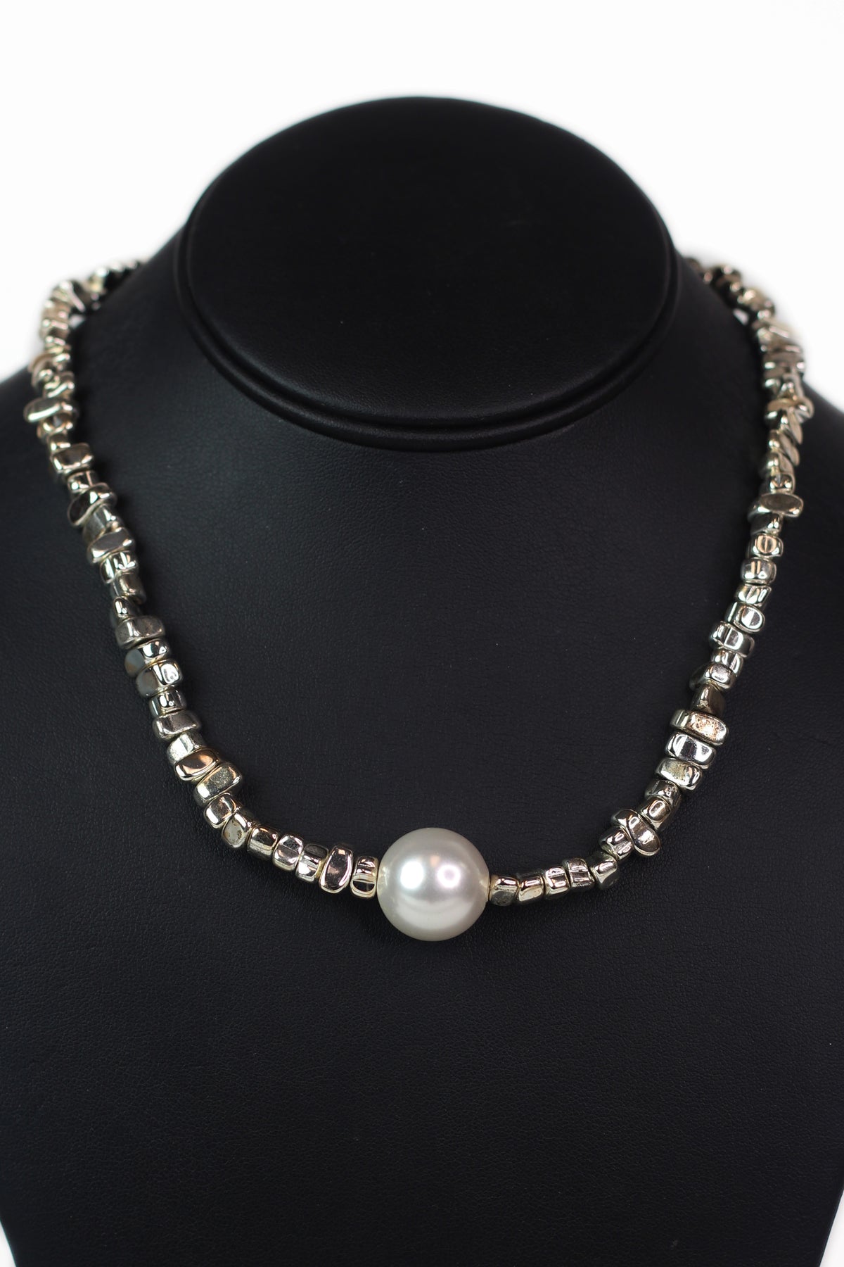 Different Sized Metal &amp; Single Pearl Necklace