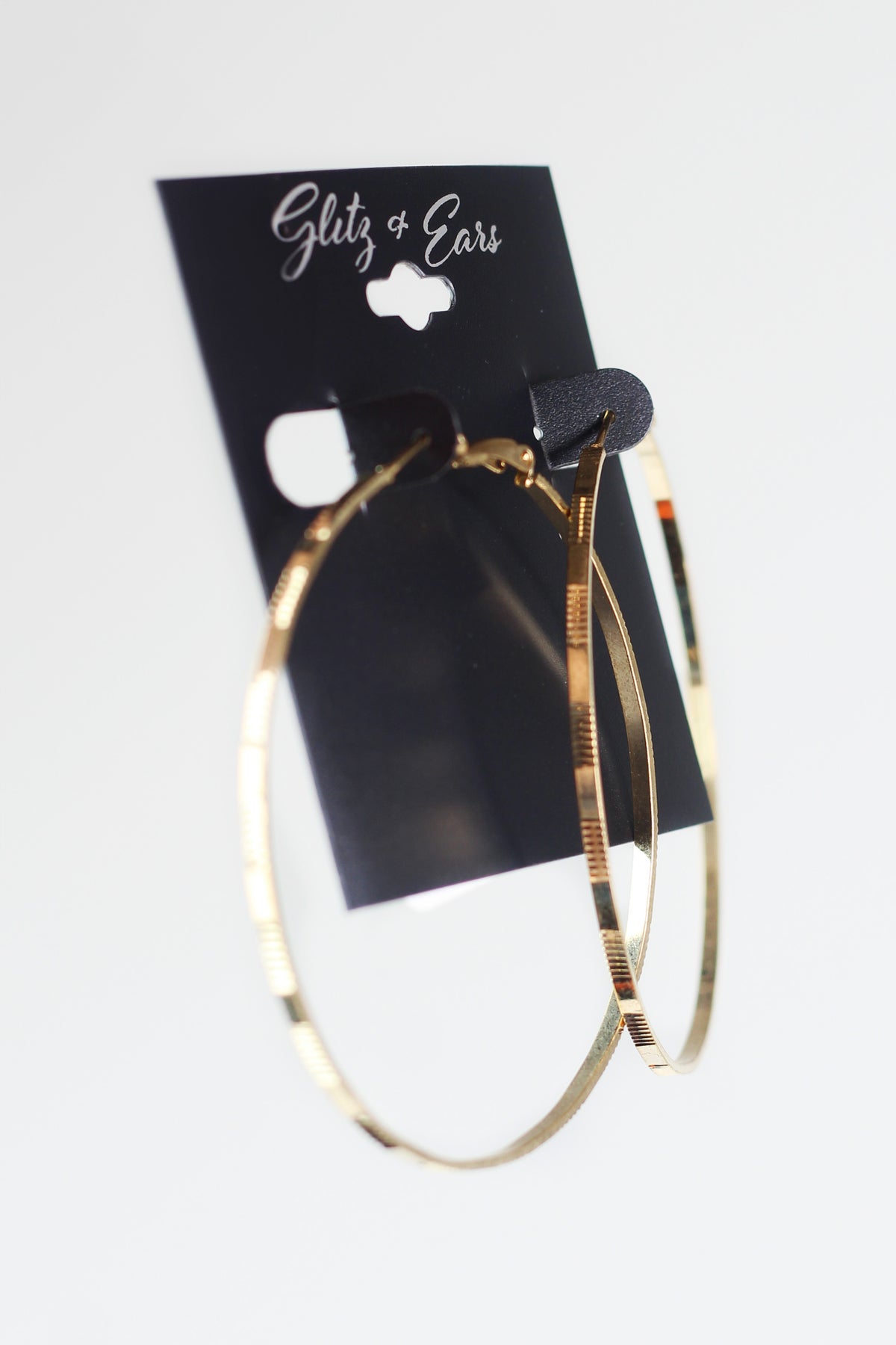 Textured Pattern Skinny Medium Hoop