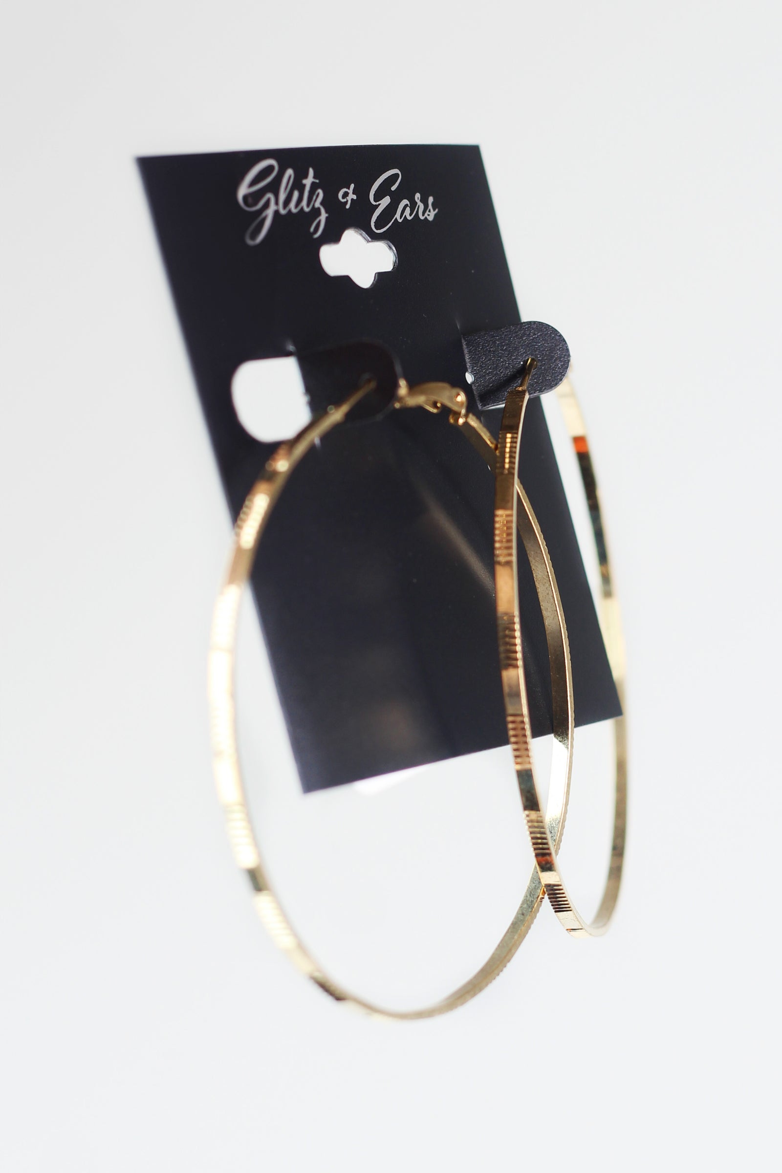 Textured Pattern Skinny Medium Hoop
