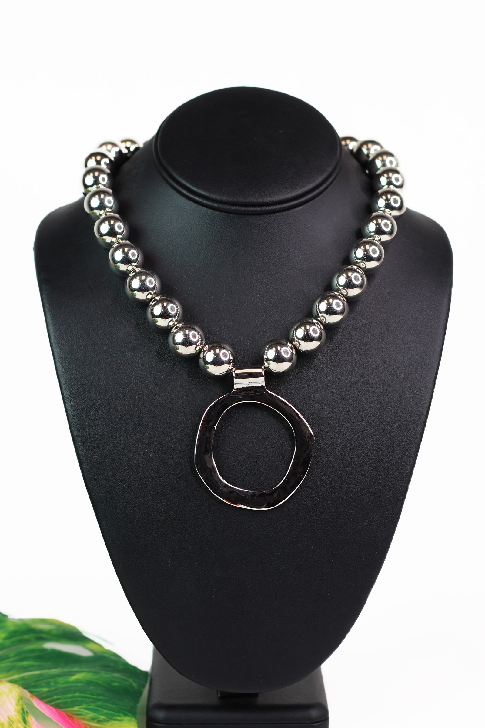 Metal Chunky Beads & Open Circle Necklace