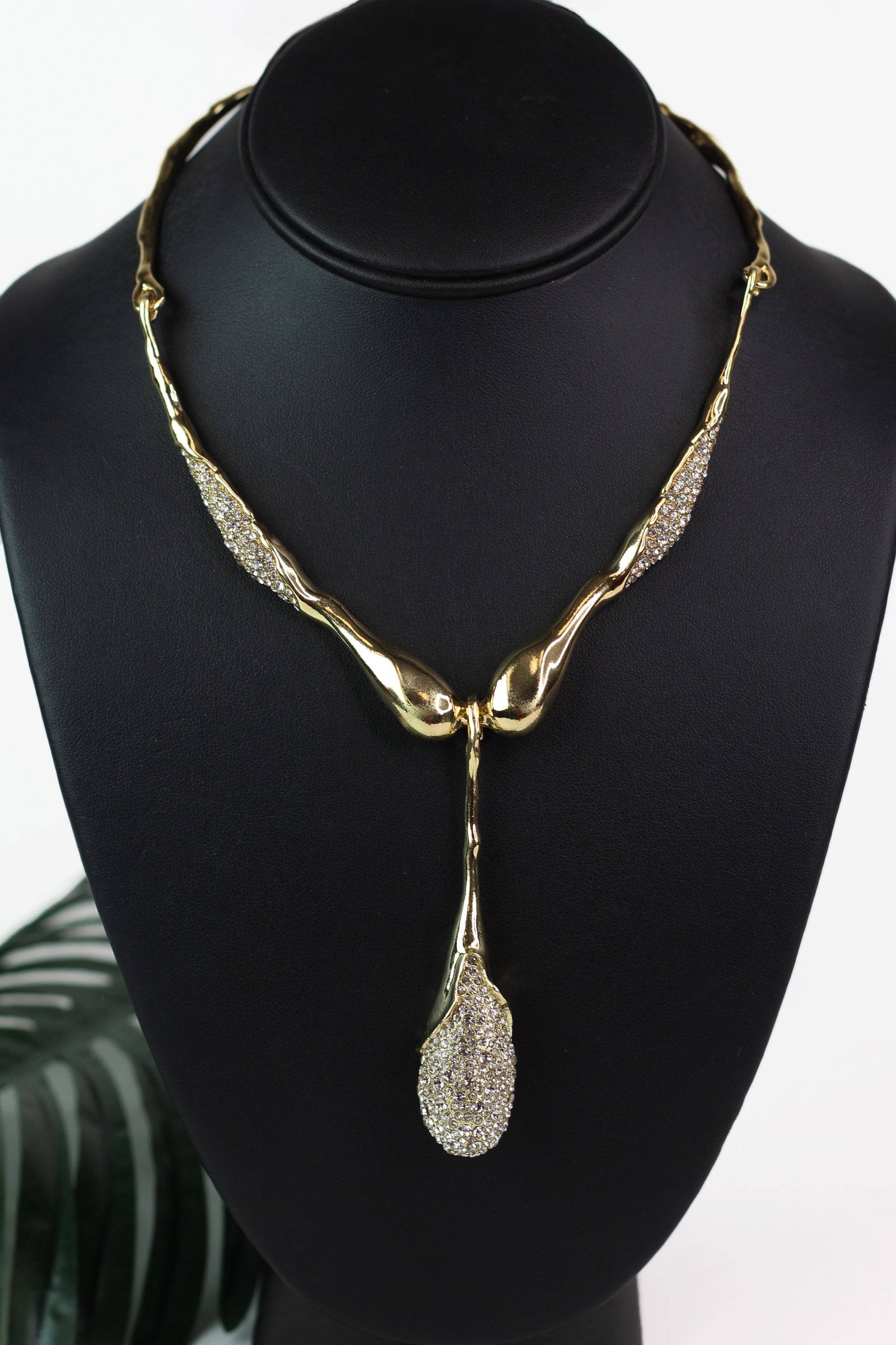 Metal Choker w/ Water Drop Rhinestone Pendant