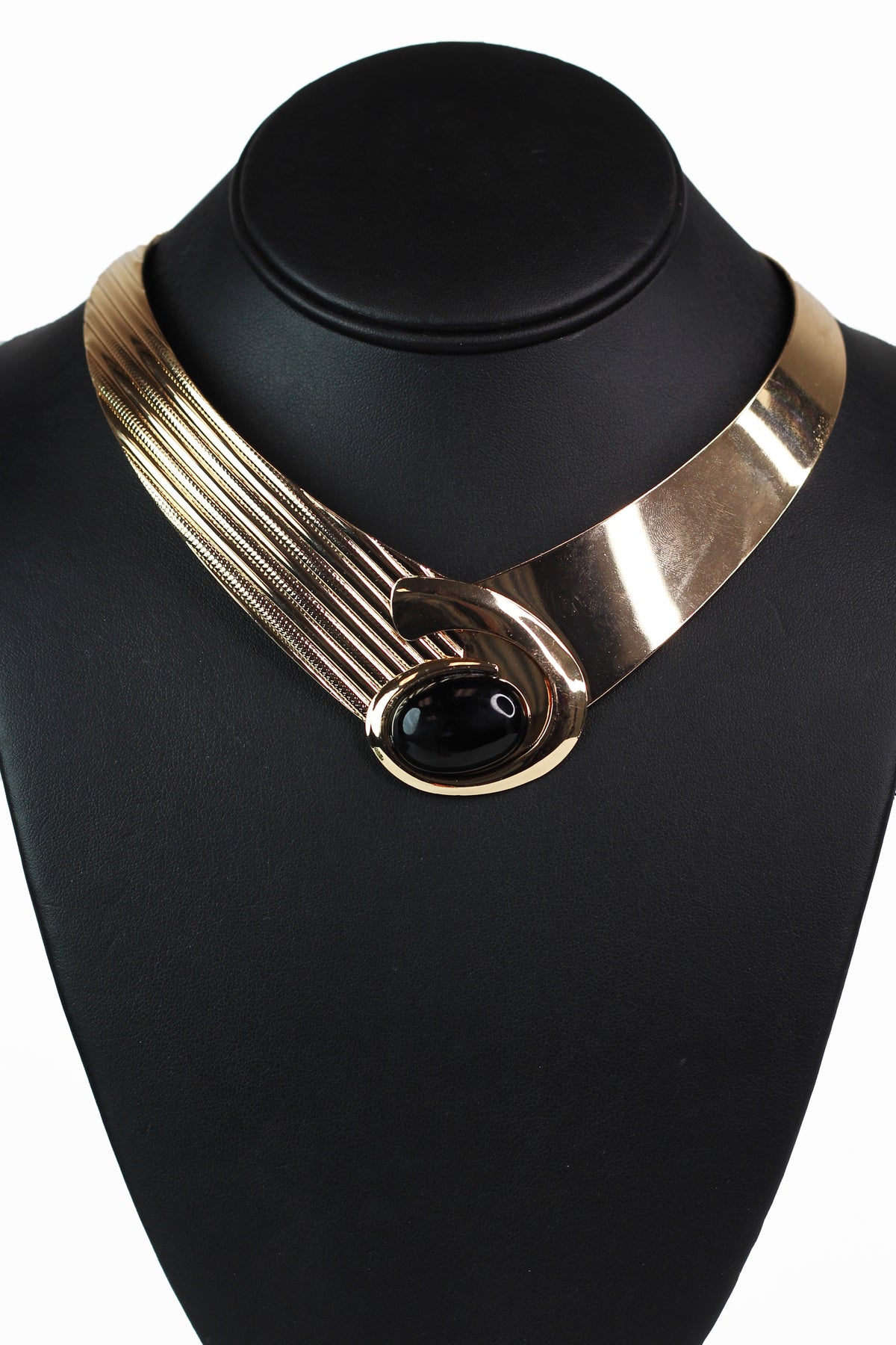 Ribbed &amp; Smooth Metal Choker w/ Center Stone &amp; Swirl