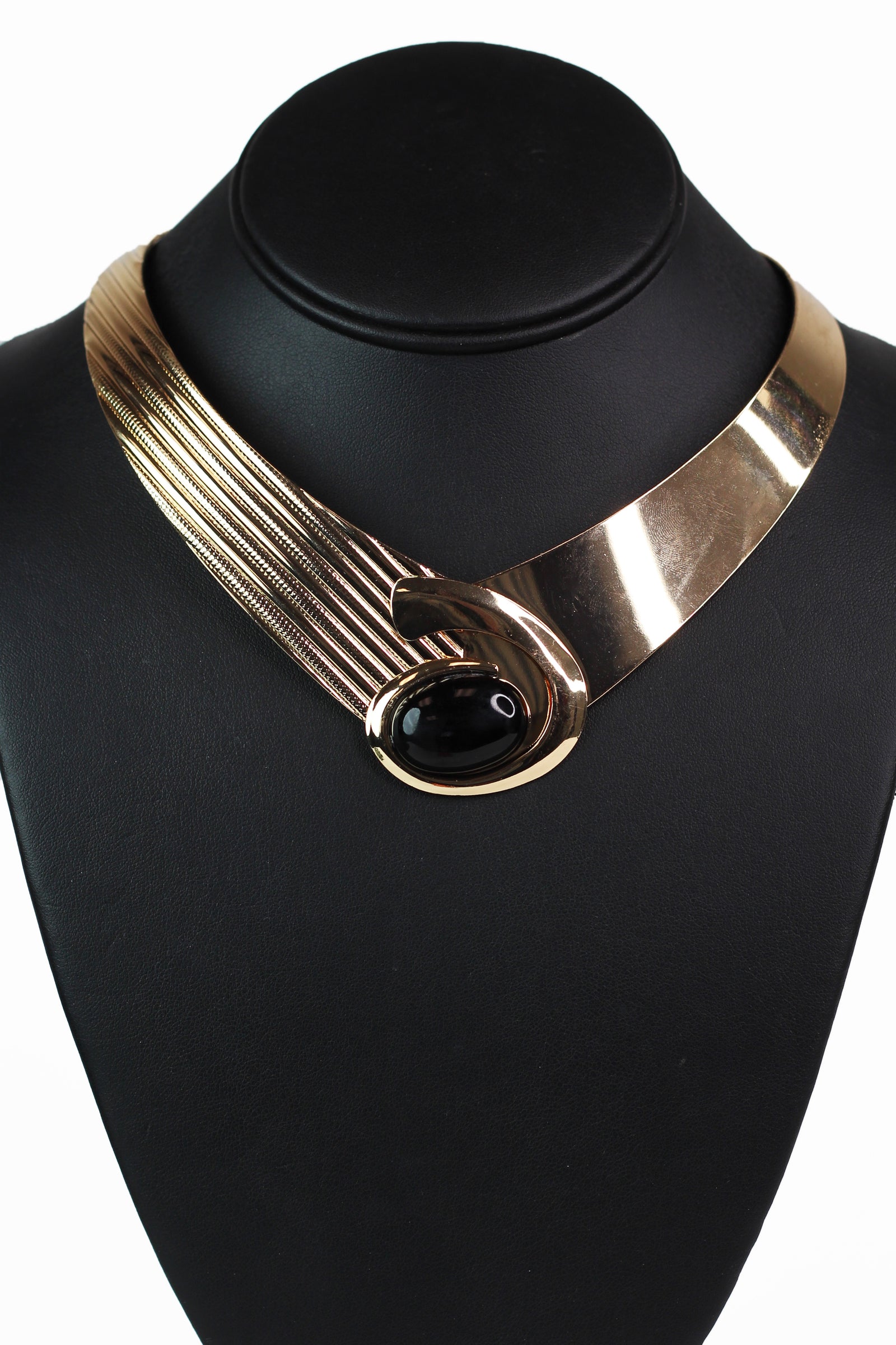 Ribbed & Smooth Metal Choker w/ Center Stone & Swirl