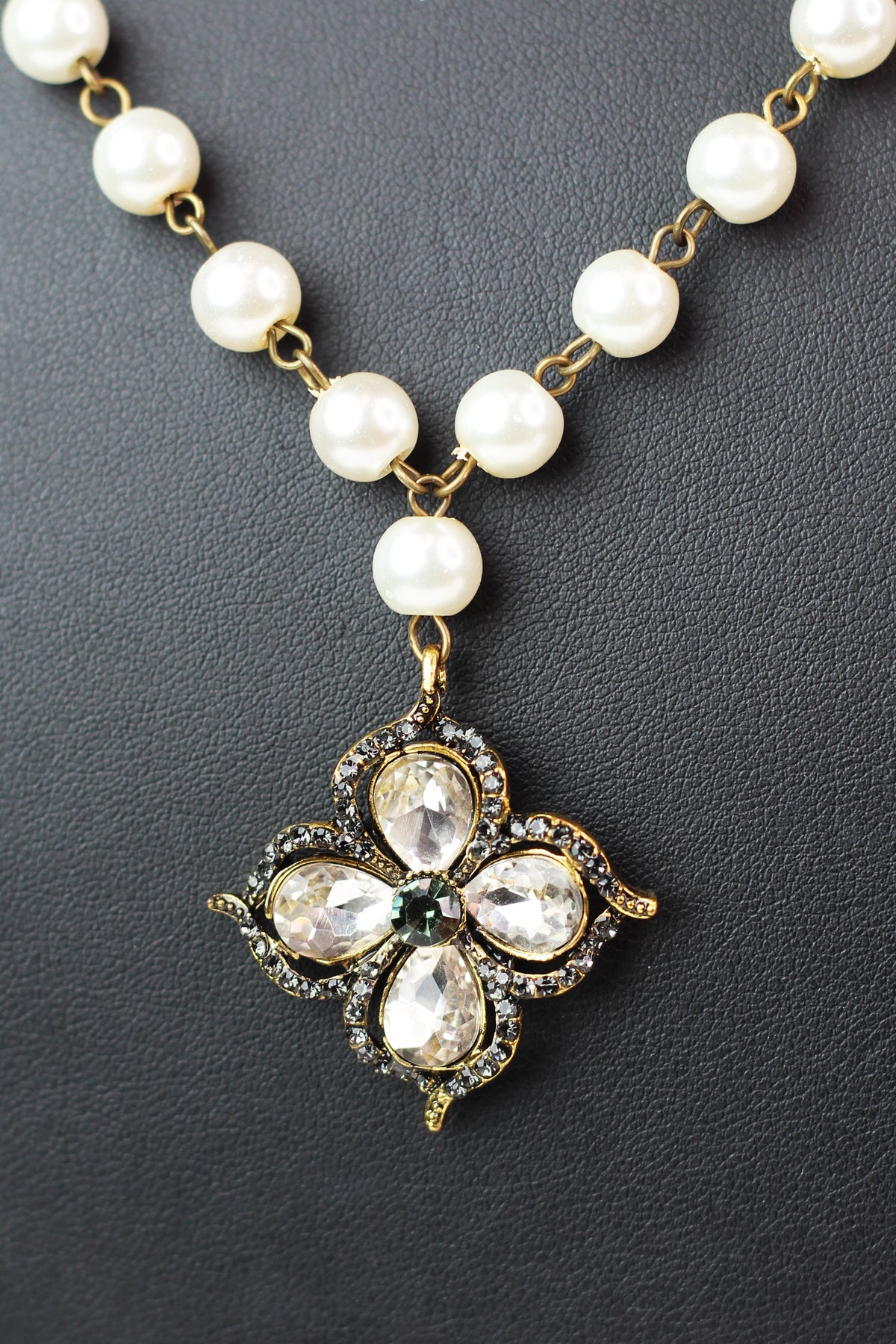 Pearl Chain Necklace w/ Rhinestone Teardrop Flower Pendant
