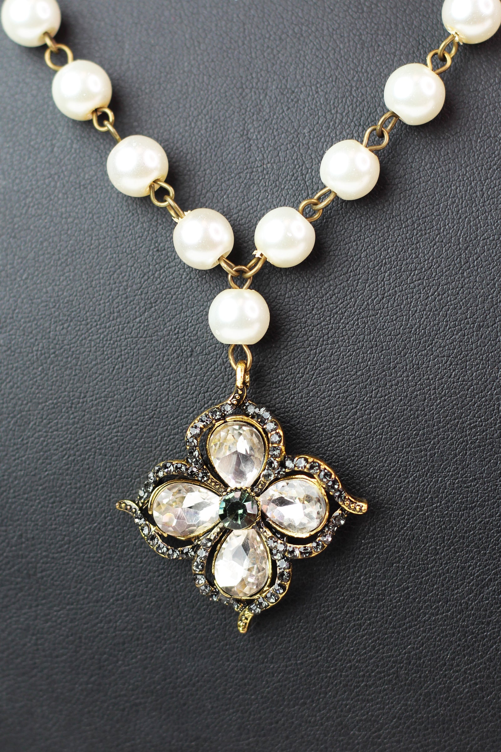 Pearl Chain Necklace w/ Rhinestone Teardrop Flower Pendant