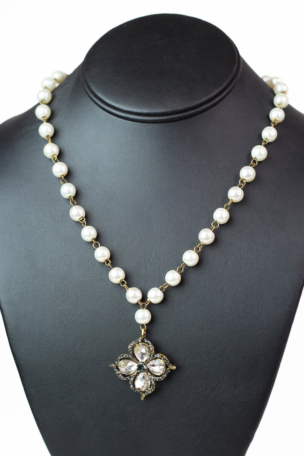 Pearl Chain Necklace w/ Rhinestone Teardrop Flower Pendant