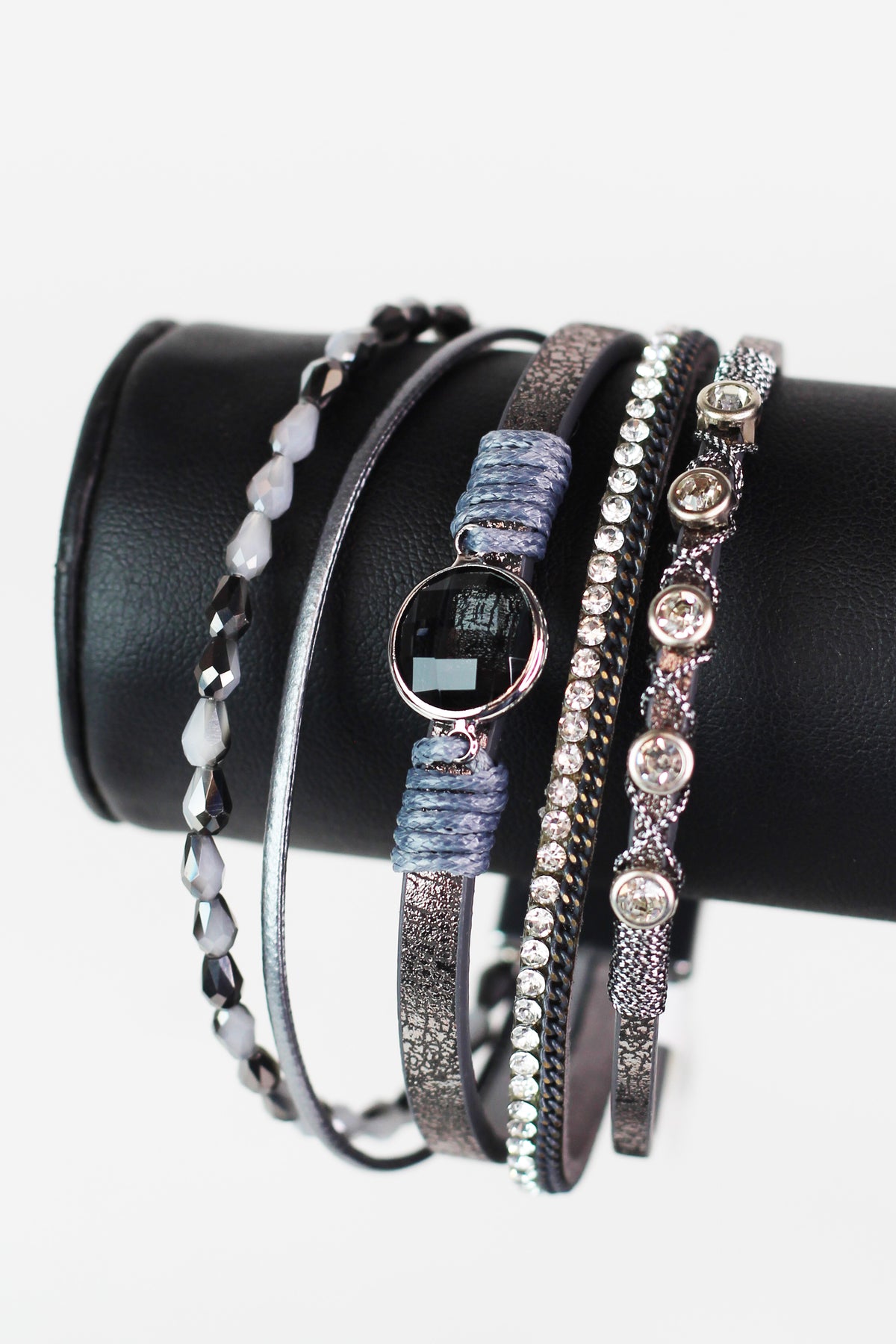 Thin Barrel Beads Stones Strips & Round Center Magnetic Bracelet