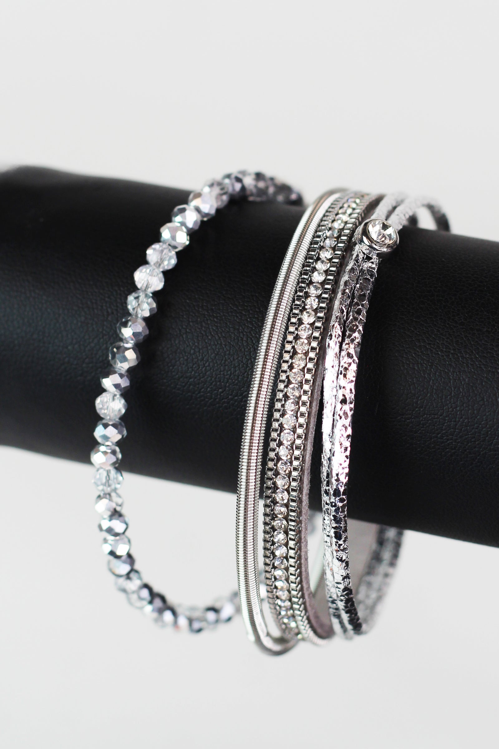 Thin Beads Stones Chains Coil & Strips Magnetic Bracelet