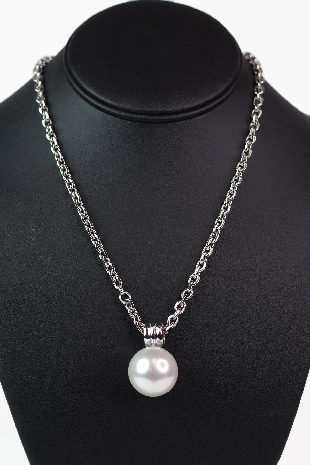 Chain Link Necklace w/ Pearl Ball Pendant